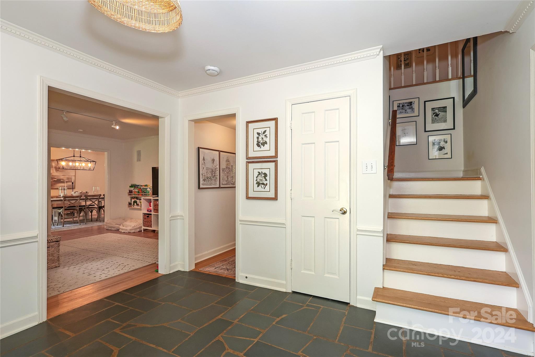 2318 Valencia Terrace