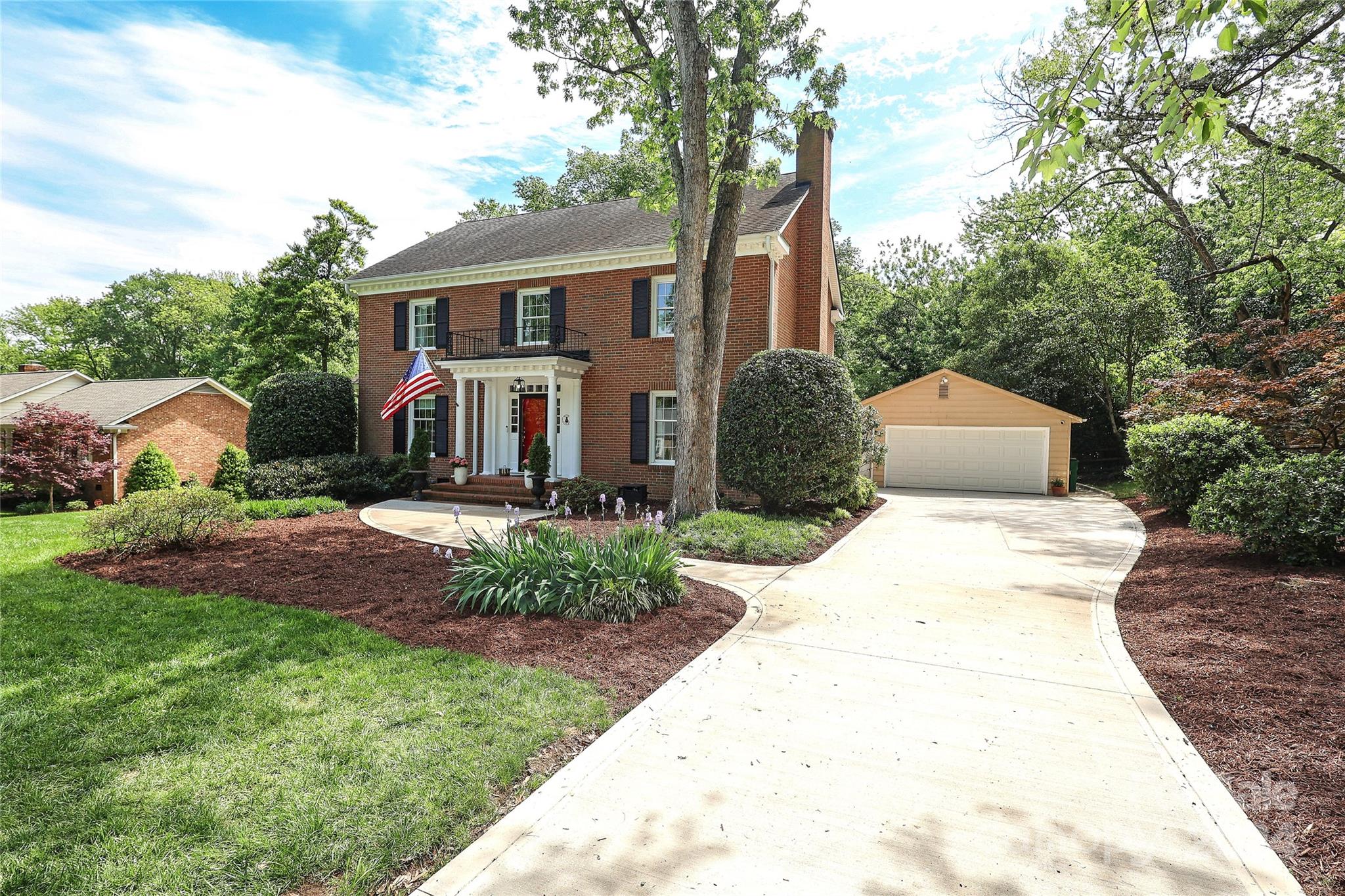 2318 Valencia Terrace
