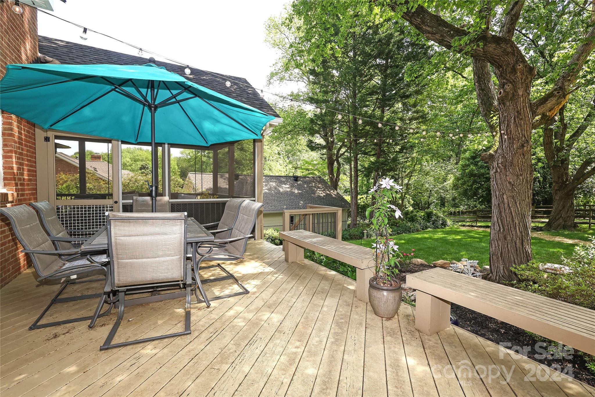 2318 Valencia Terrace