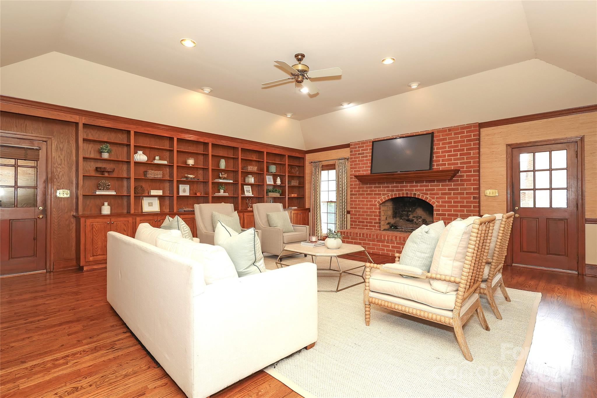 2330 Richardson Drive