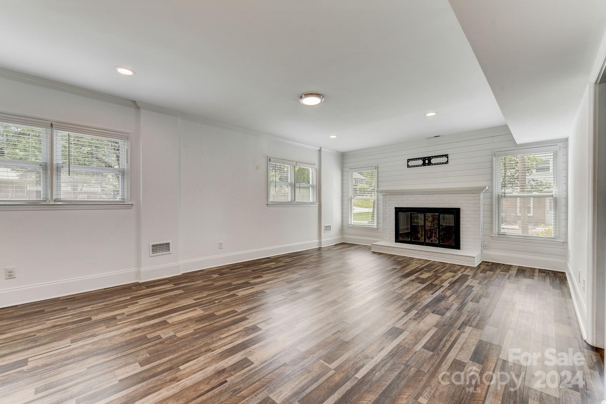 6900 Heatherford Drive