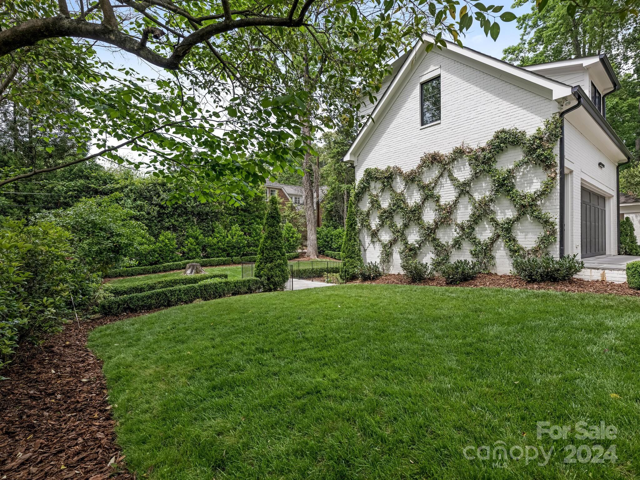 700 Cherokee Road