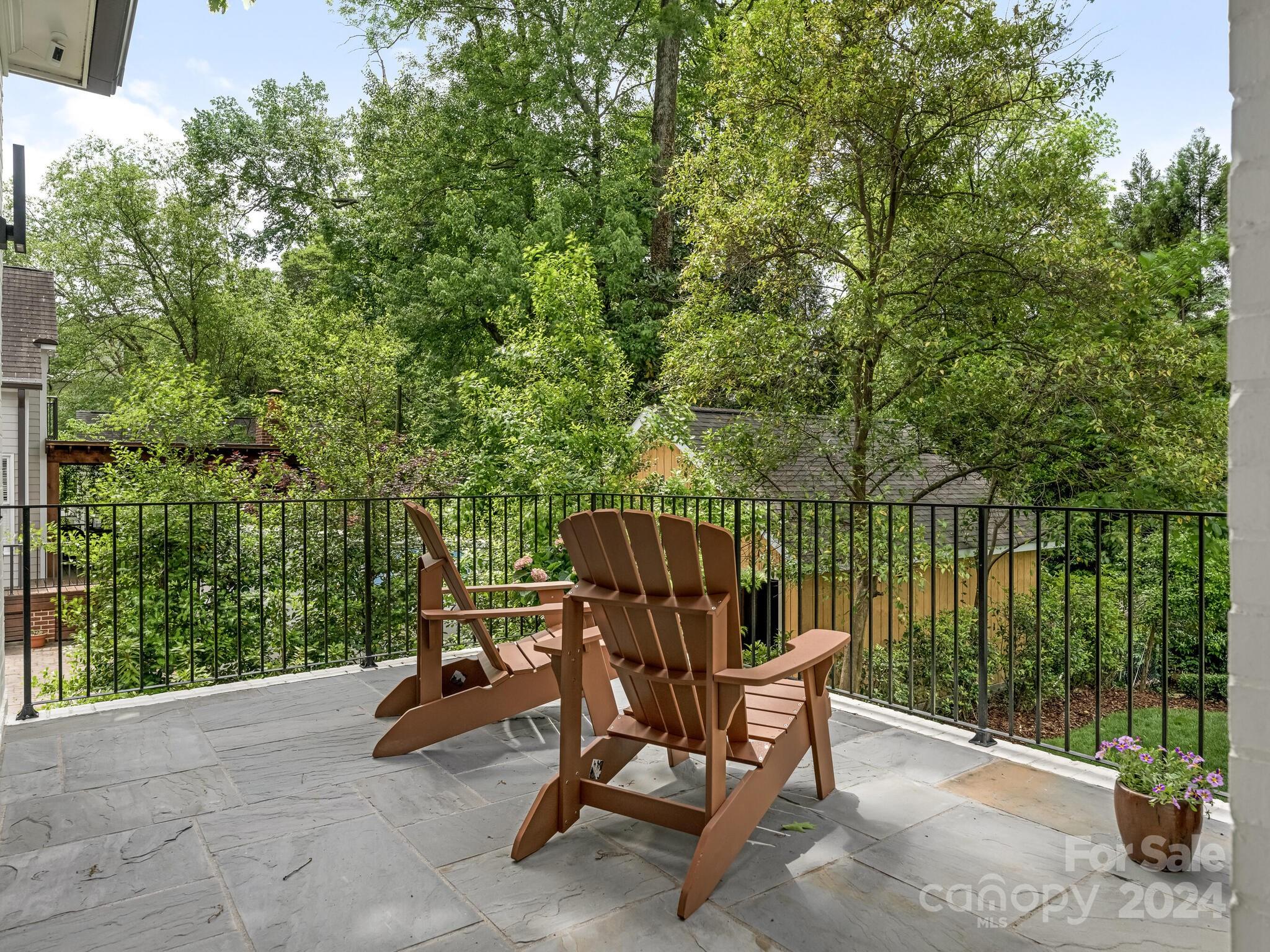 700 Cherokee Road
