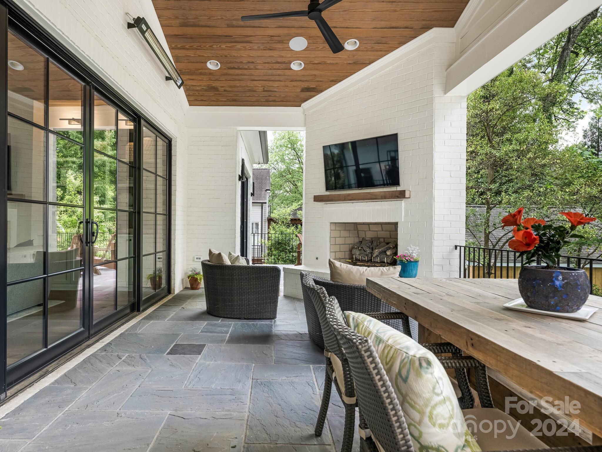 700 Cherokee Road