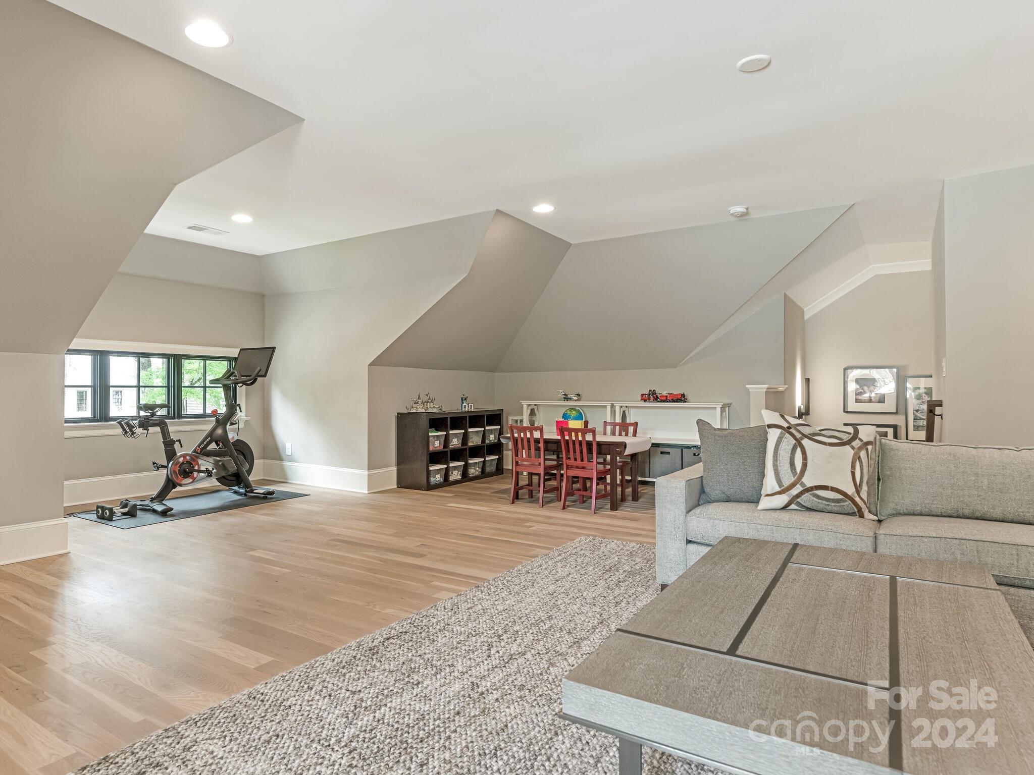 700 Cherokee Road