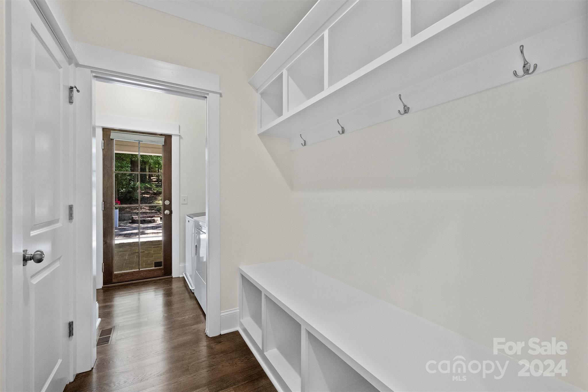 4459 Woodlark Lane
