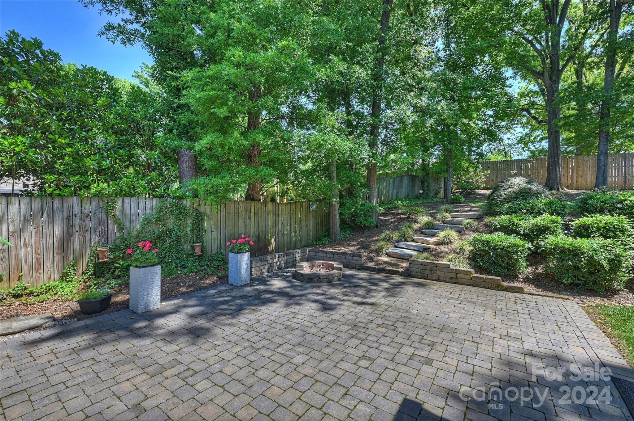 4459 Woodlark Lane