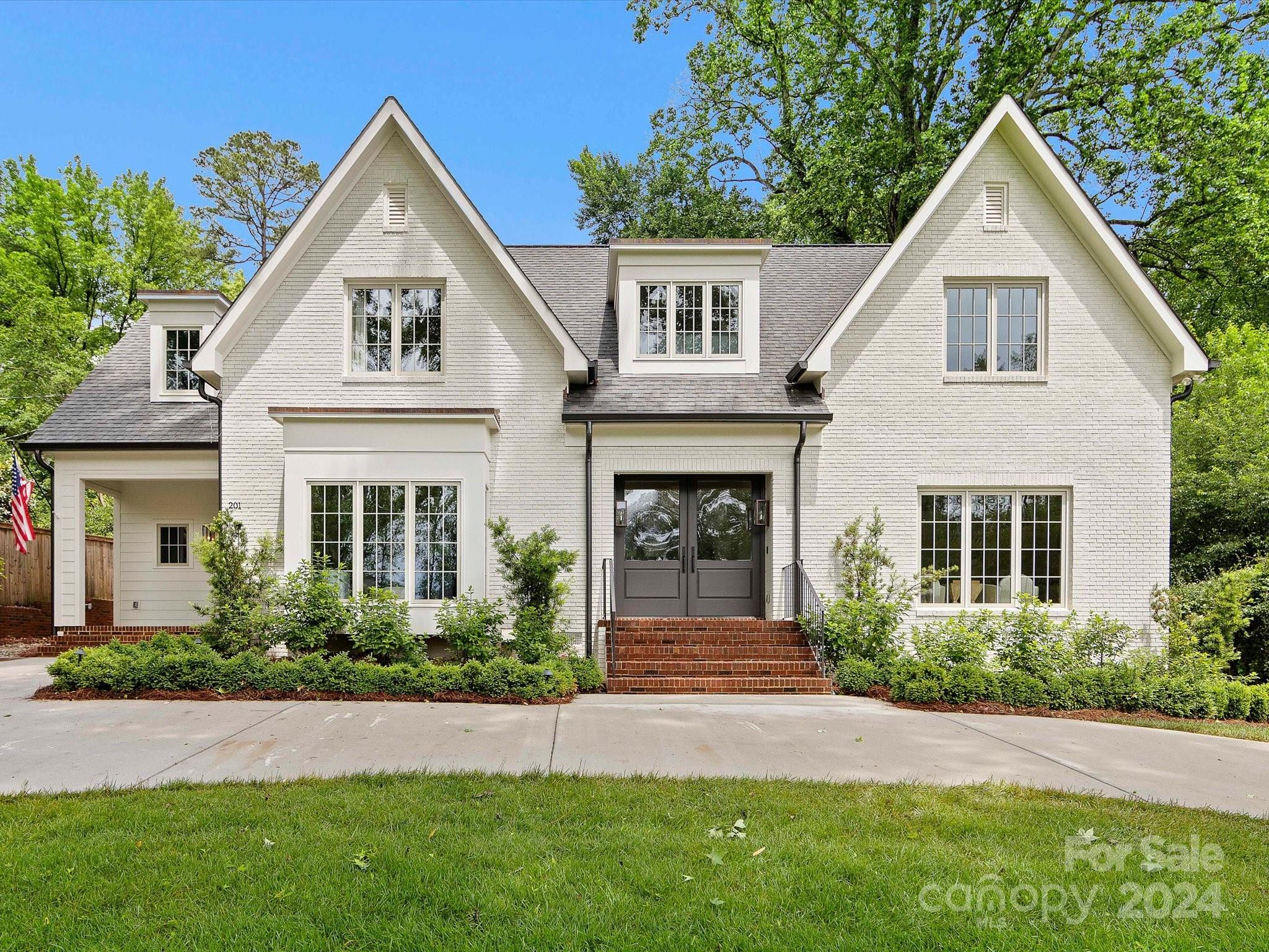 201 Wonderwood Drive