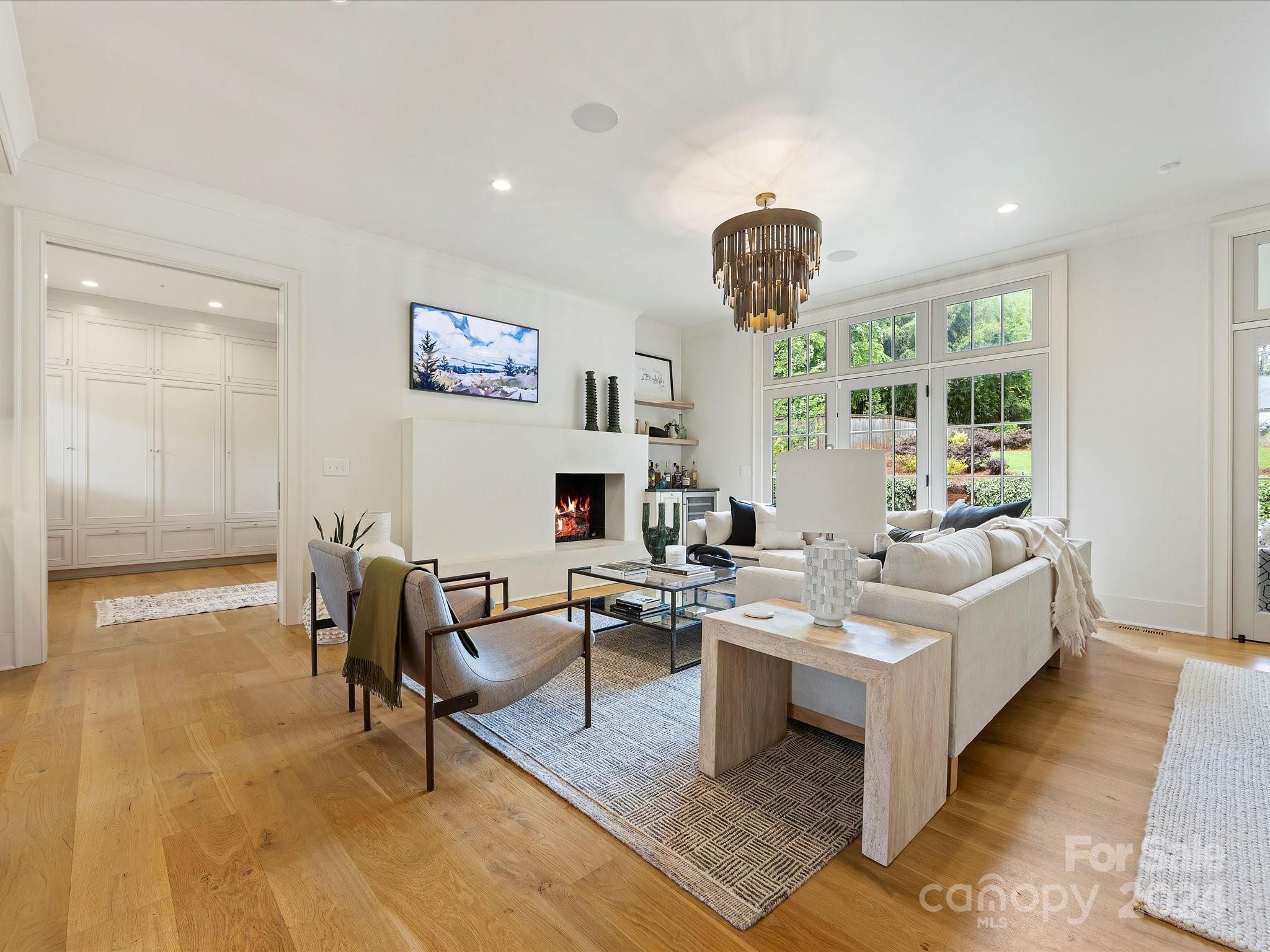 201 Wonderwood Drive