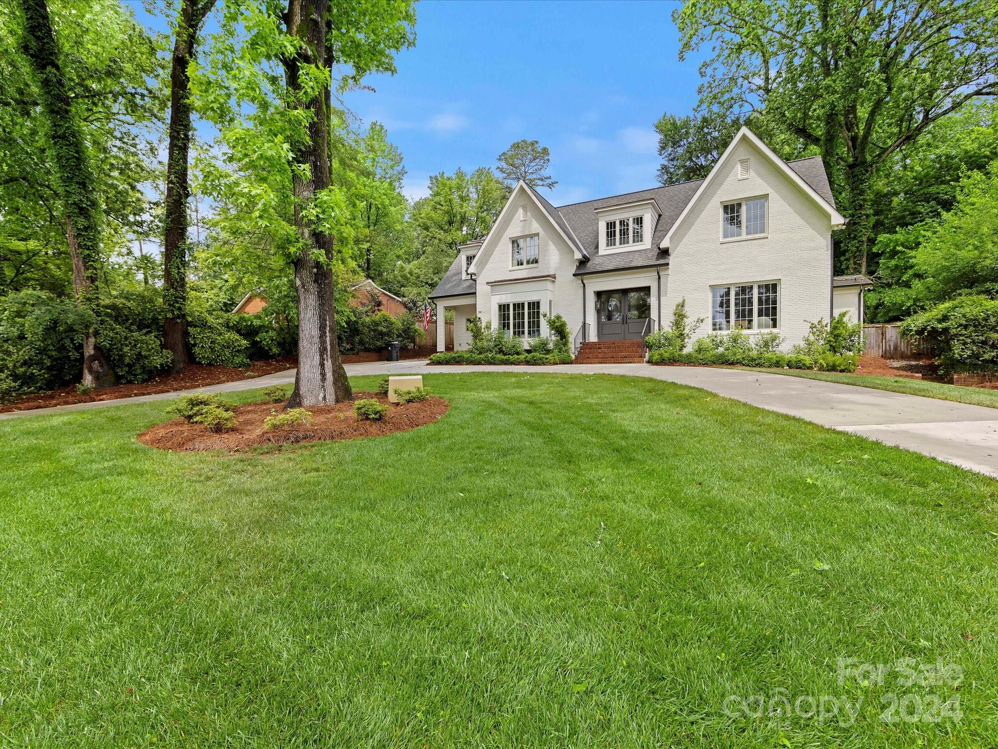 201 Wonderwood Drive