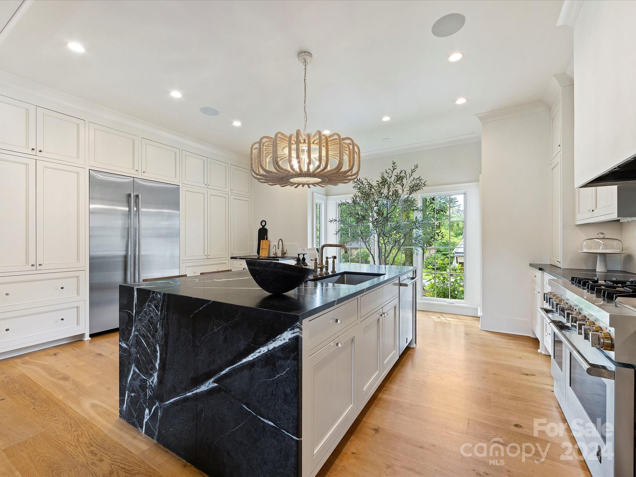 201 Wonderwood Drive