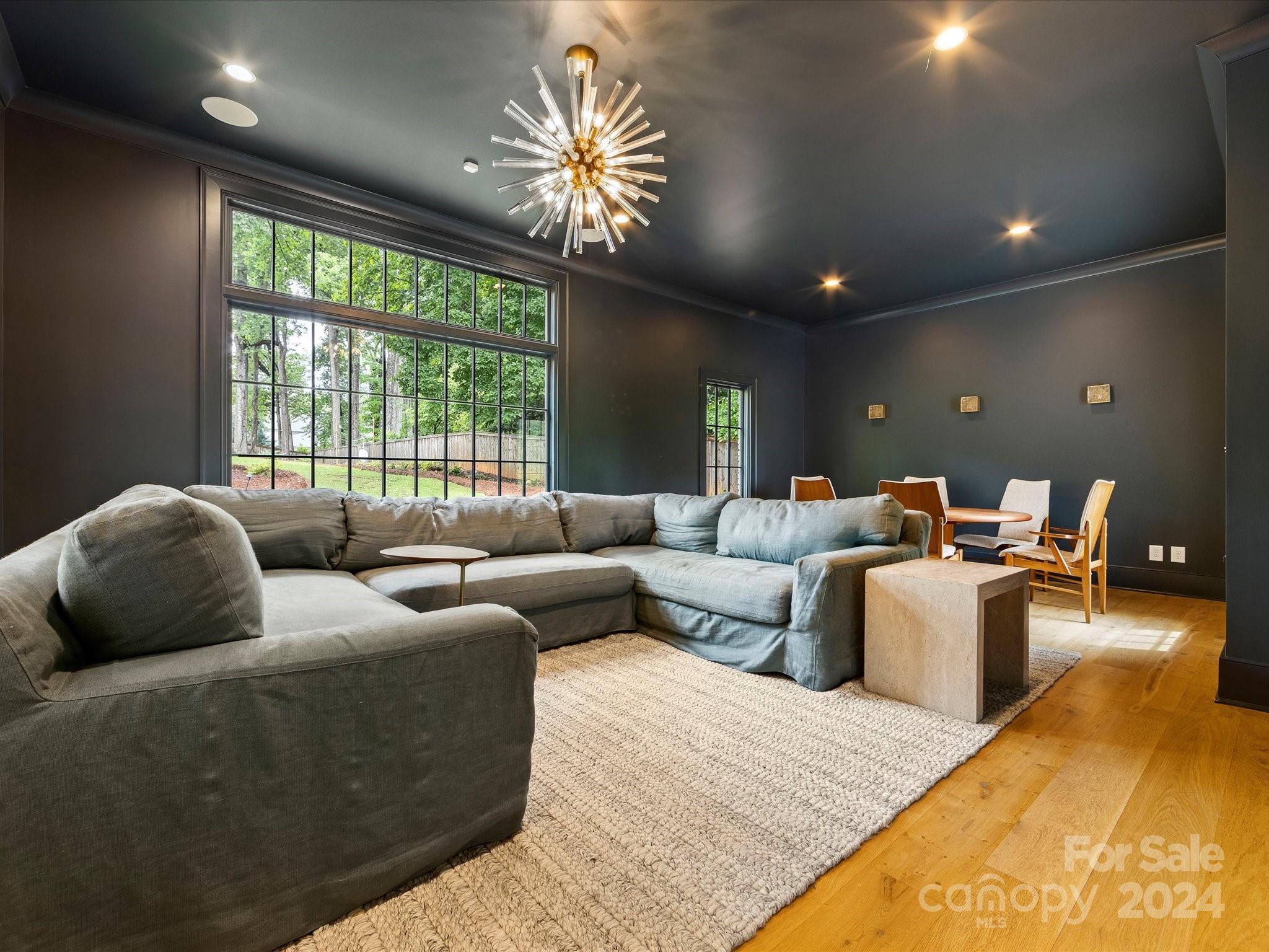 201 Wonderwood Drive