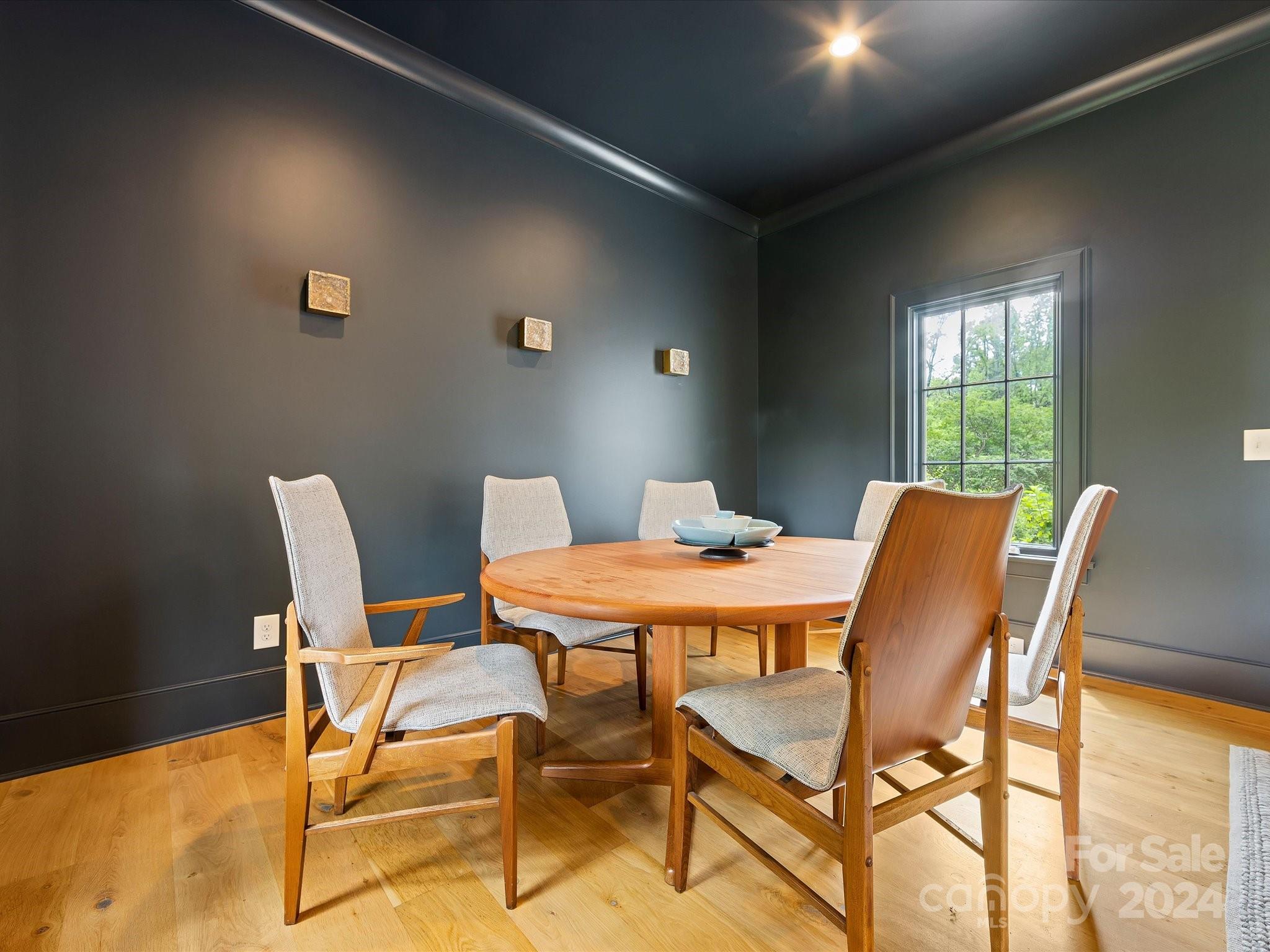 201 Wonderwood Drive