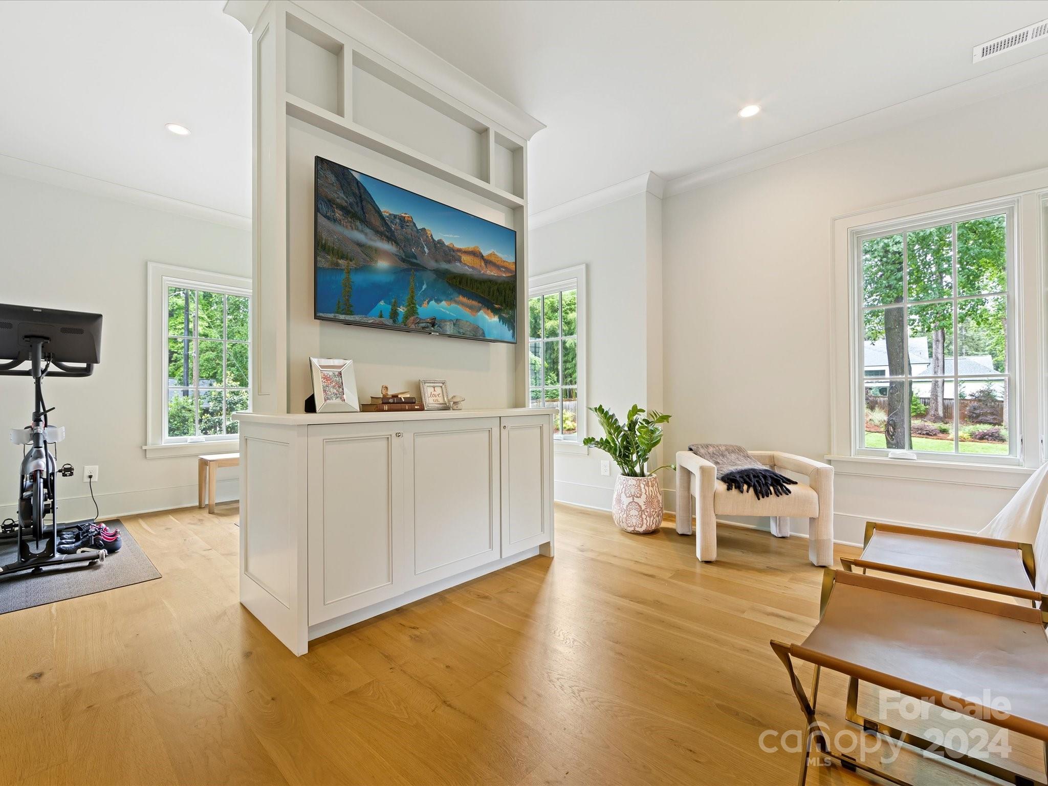 201 Wonderwood Drive