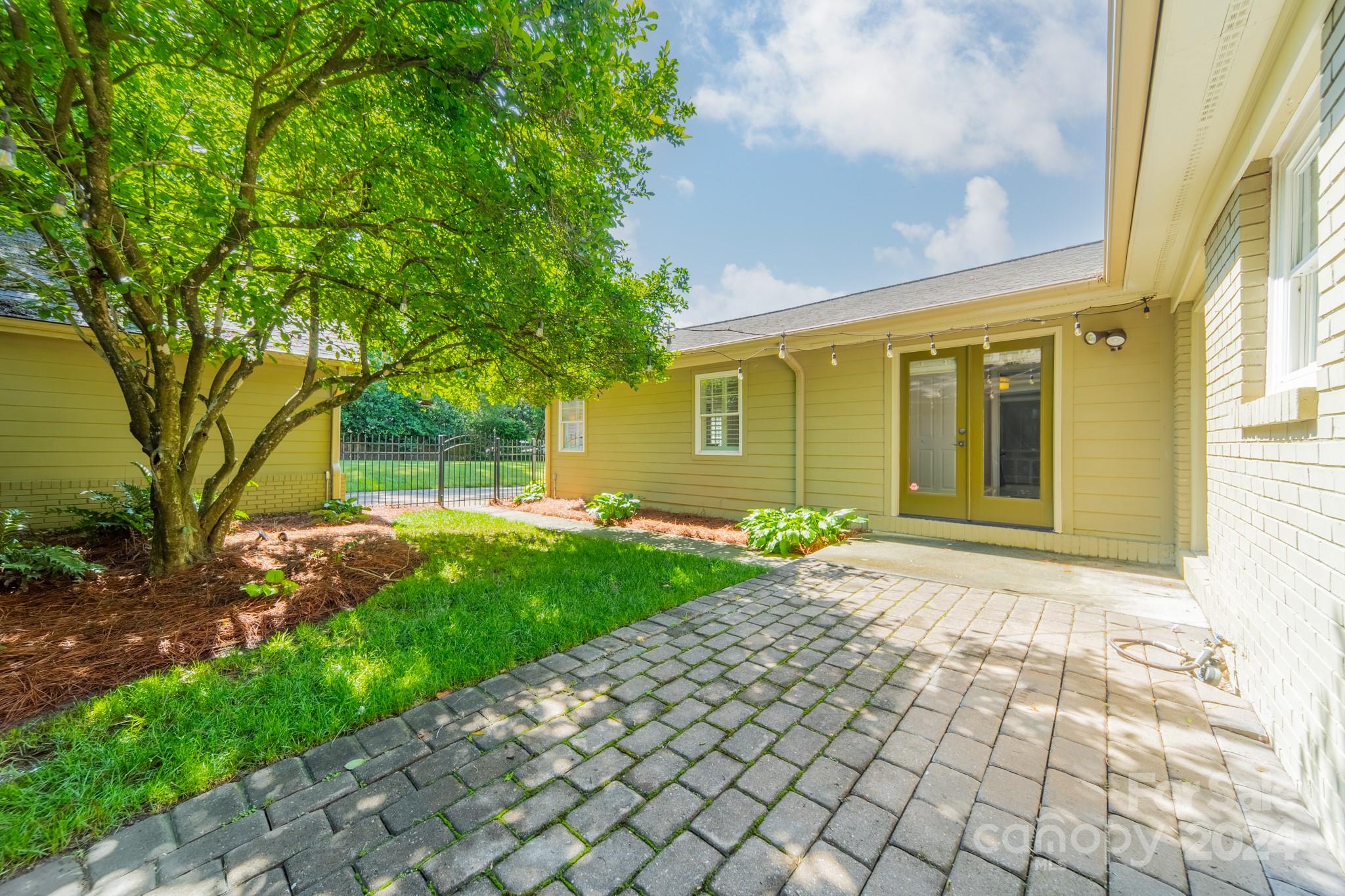 400 Lyttleton Drive