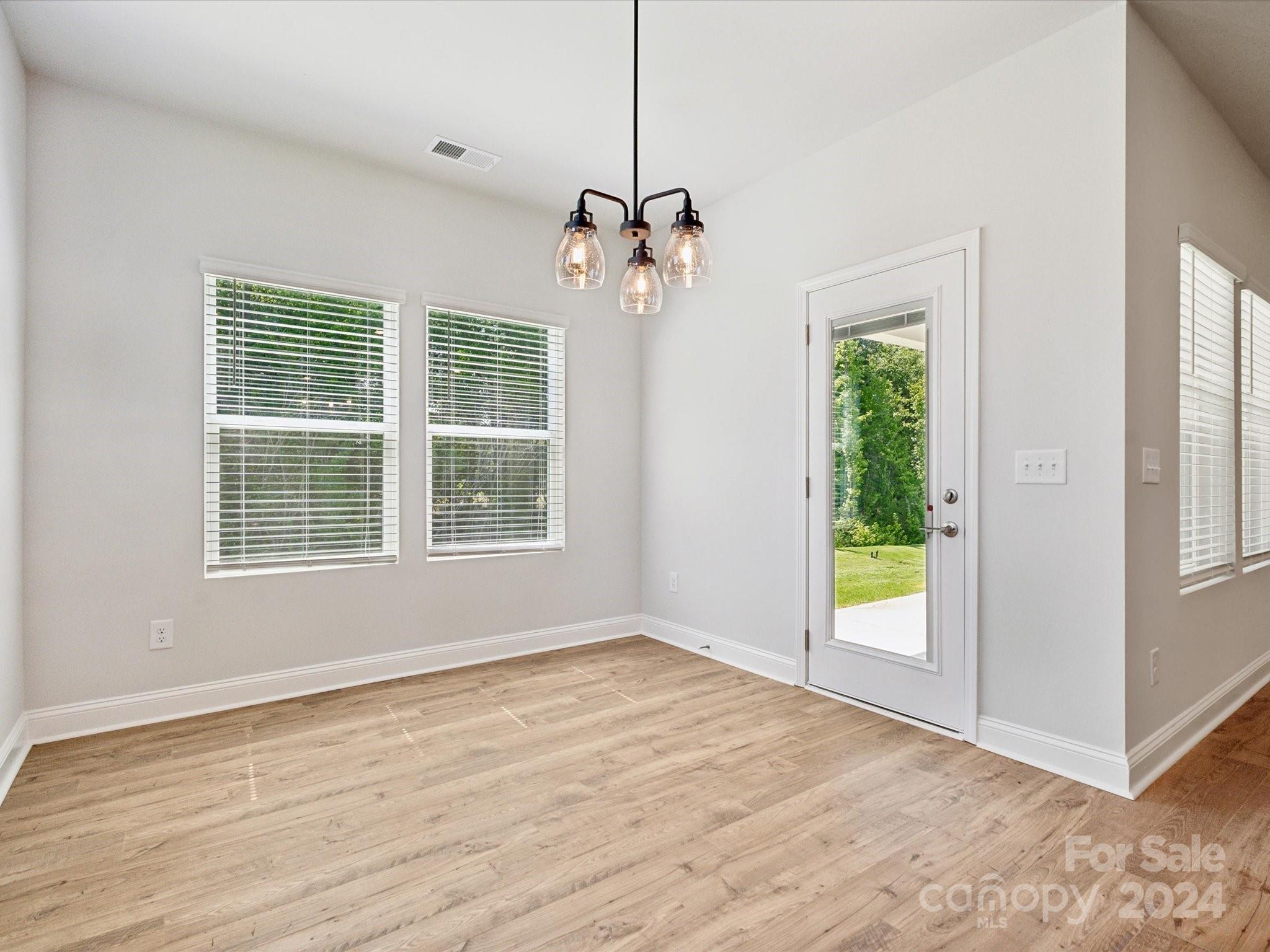 1517 Black Walnut Street Unit: 36