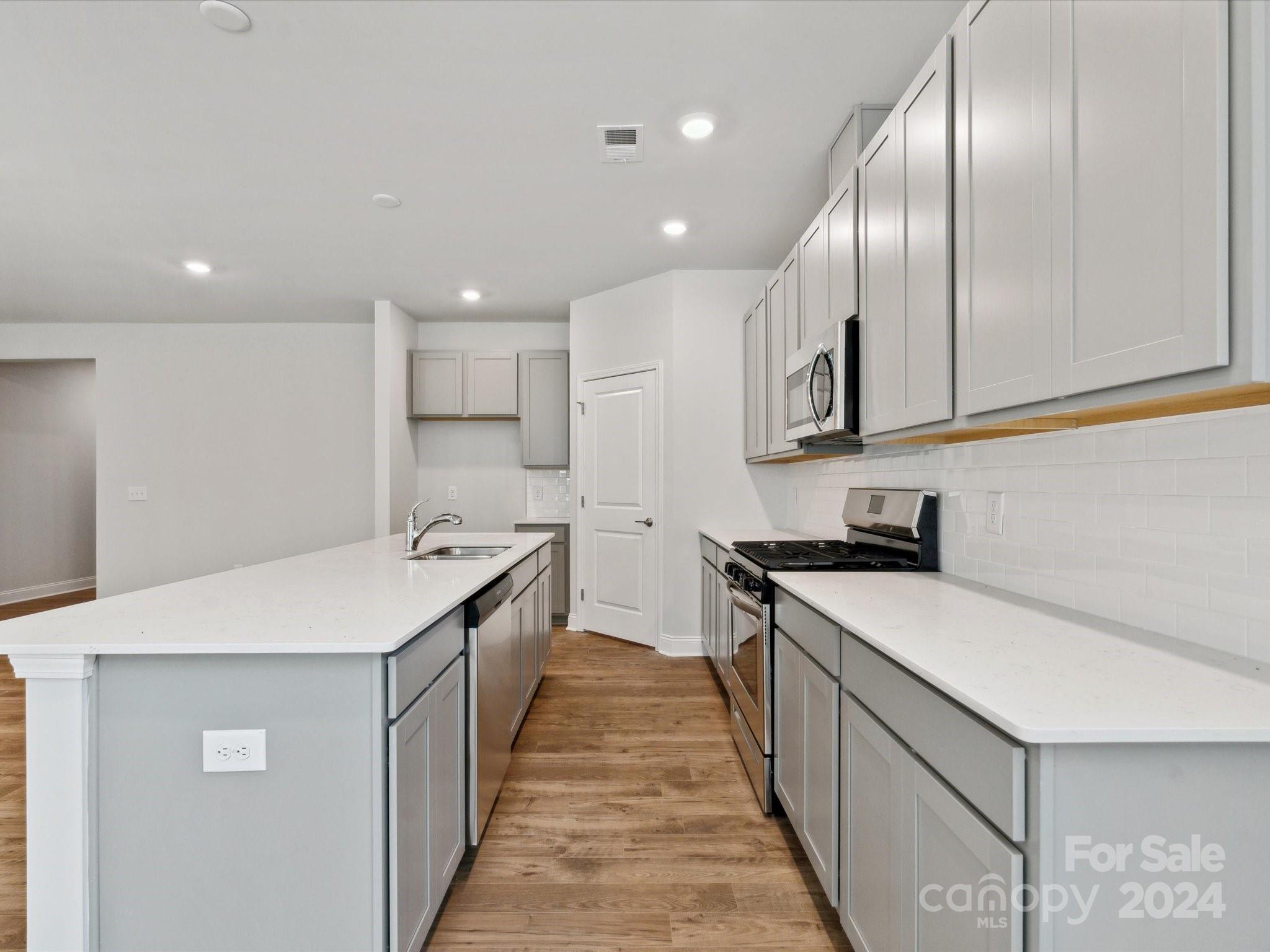 1517 Black Walnut Street Unit: 36