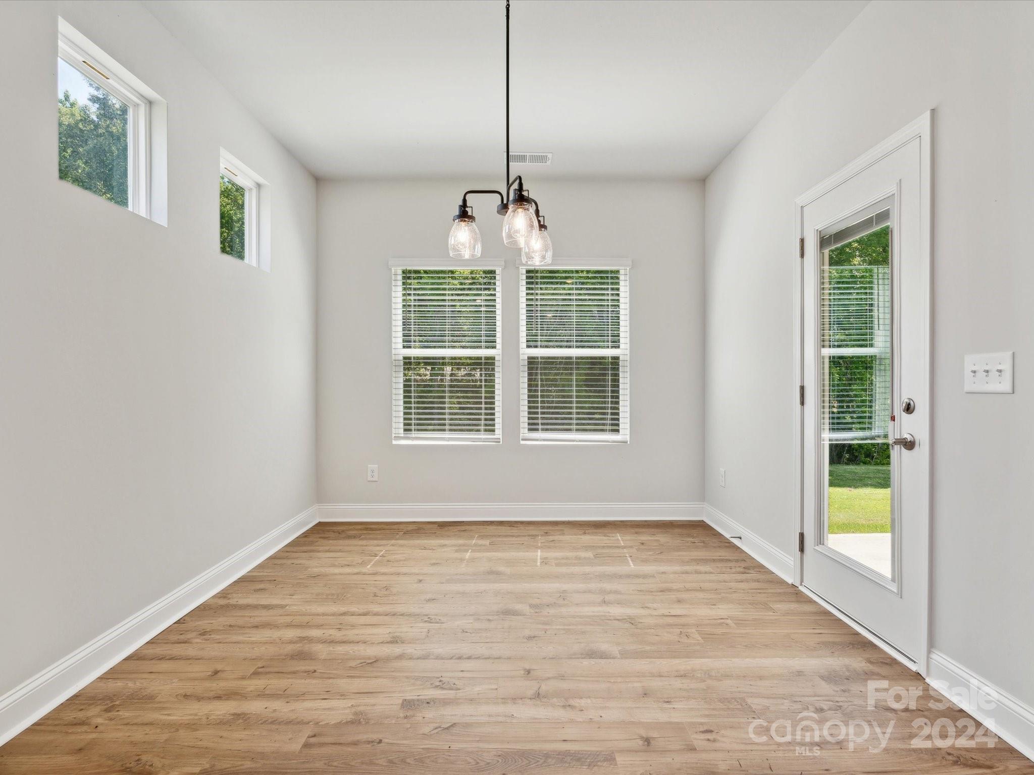 1517 Black Walnut Street Unit: 36
