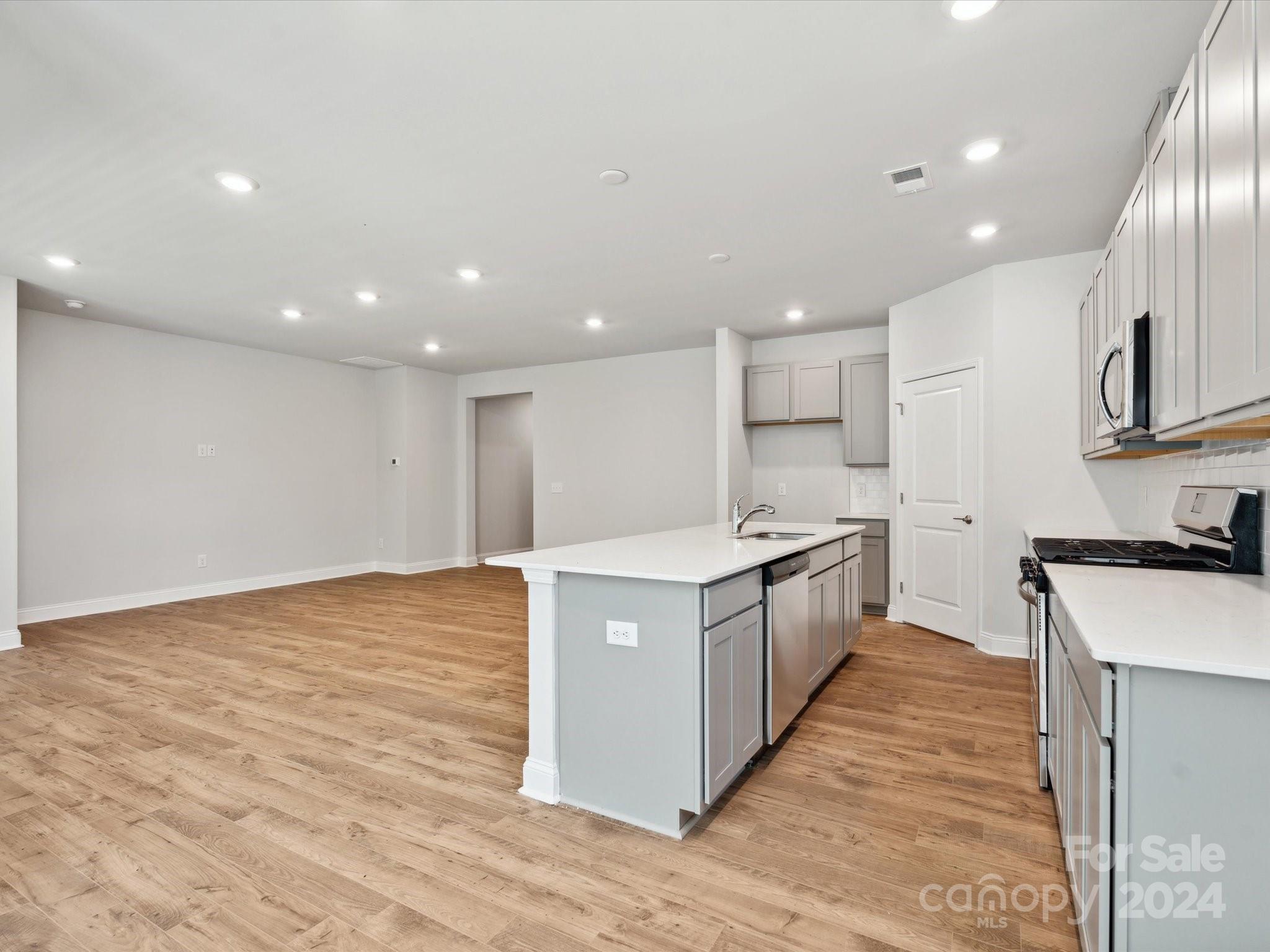 1517 Black Walnut Street Unit: 36