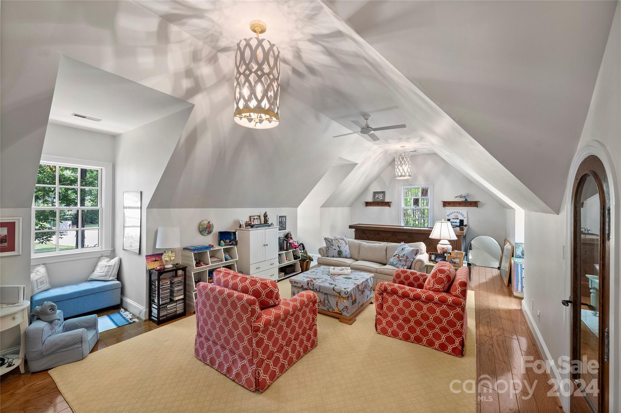 3515 Bellevue Lane