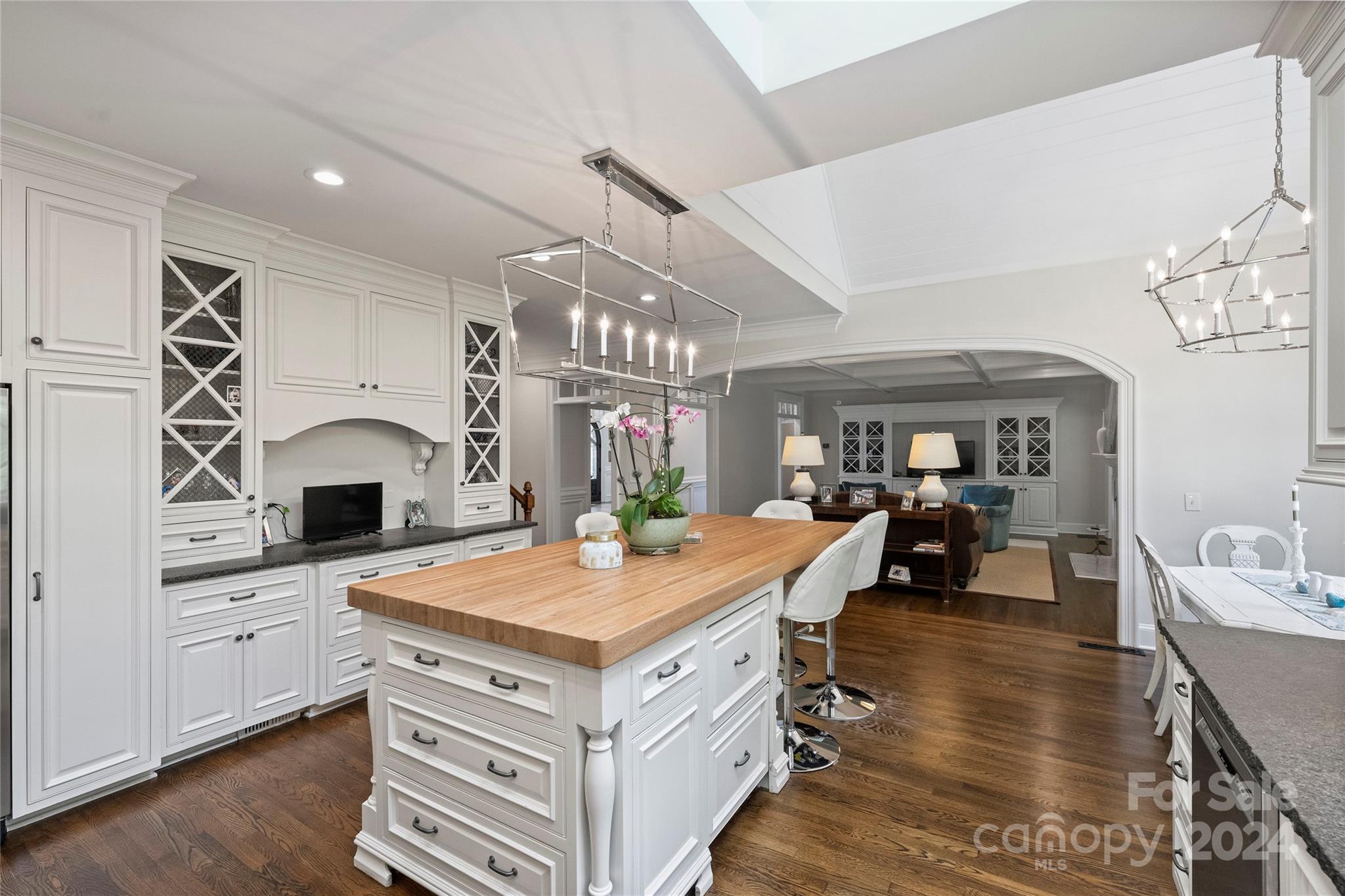 3515 Bellevue Lane