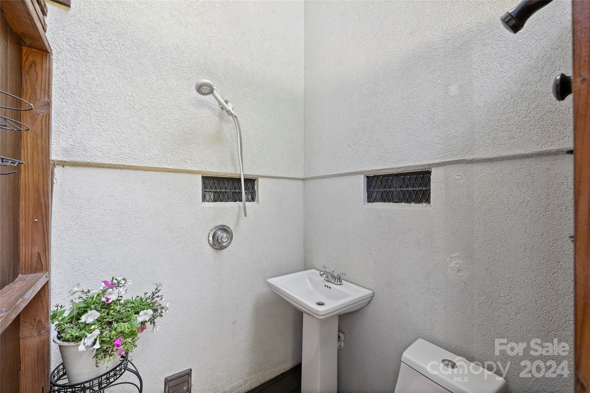 3515 Bellevue Lane