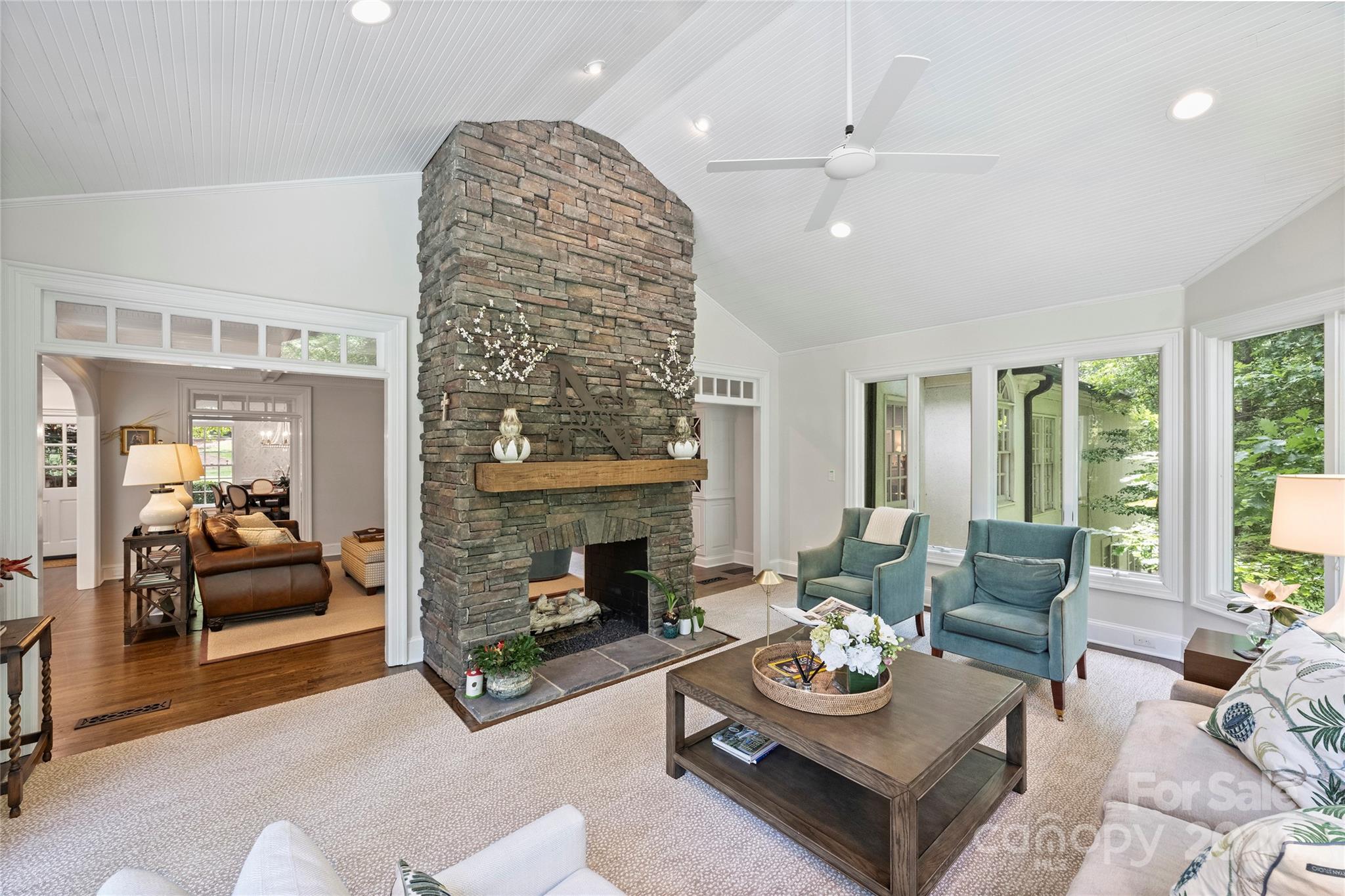 3515 Bellevue Lane
