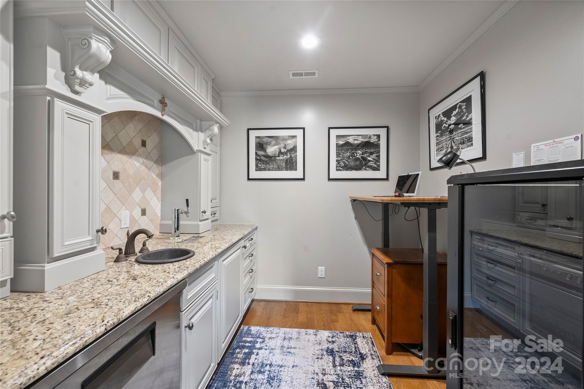 3515 Bellevue Lane