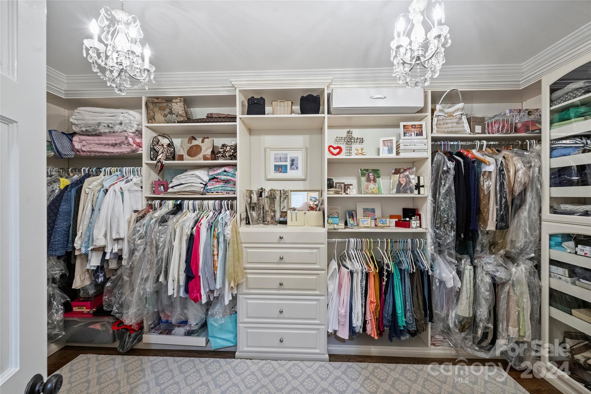 3515 Bellevue Lane