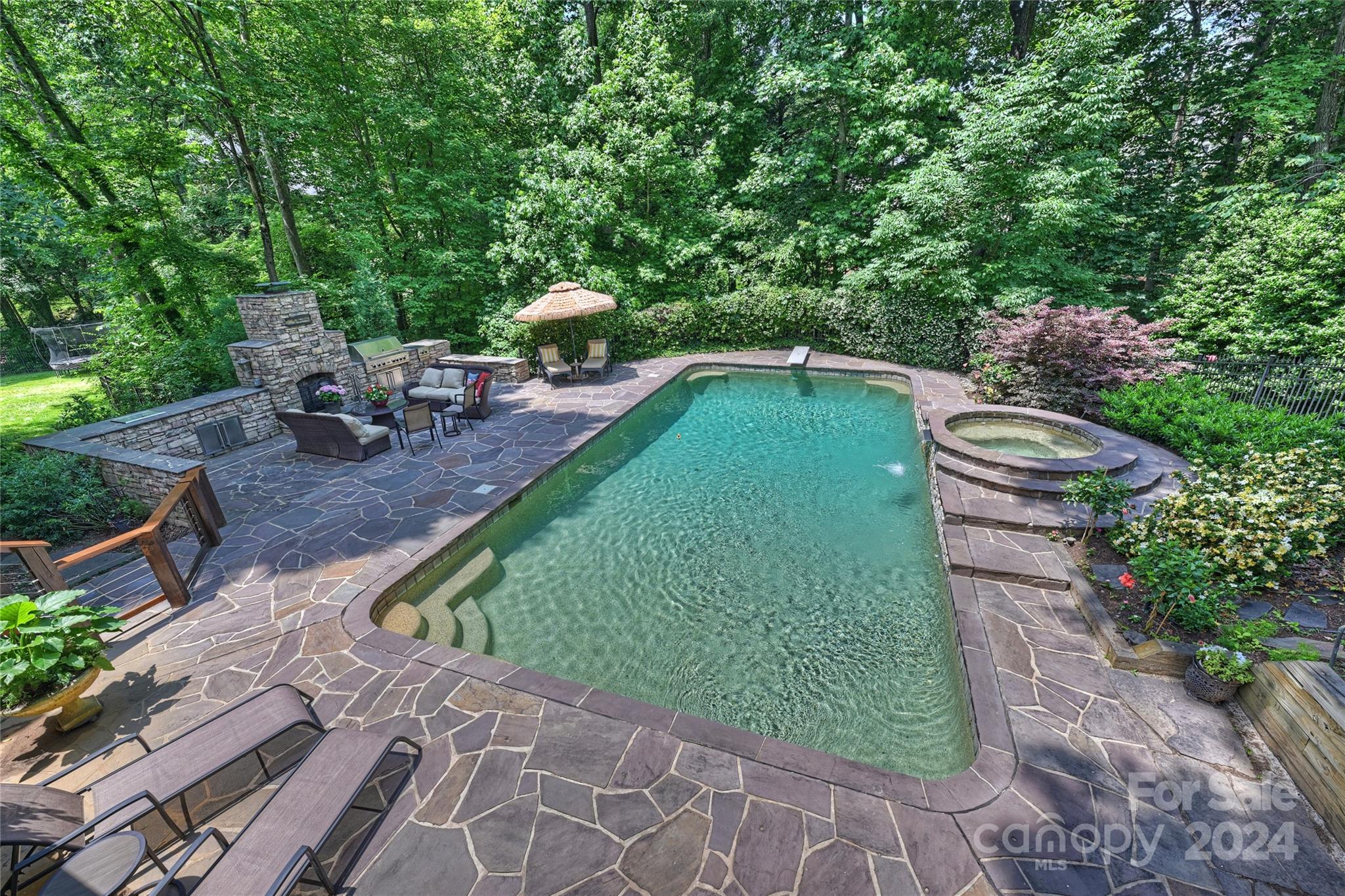 3515 Bellevue Lane