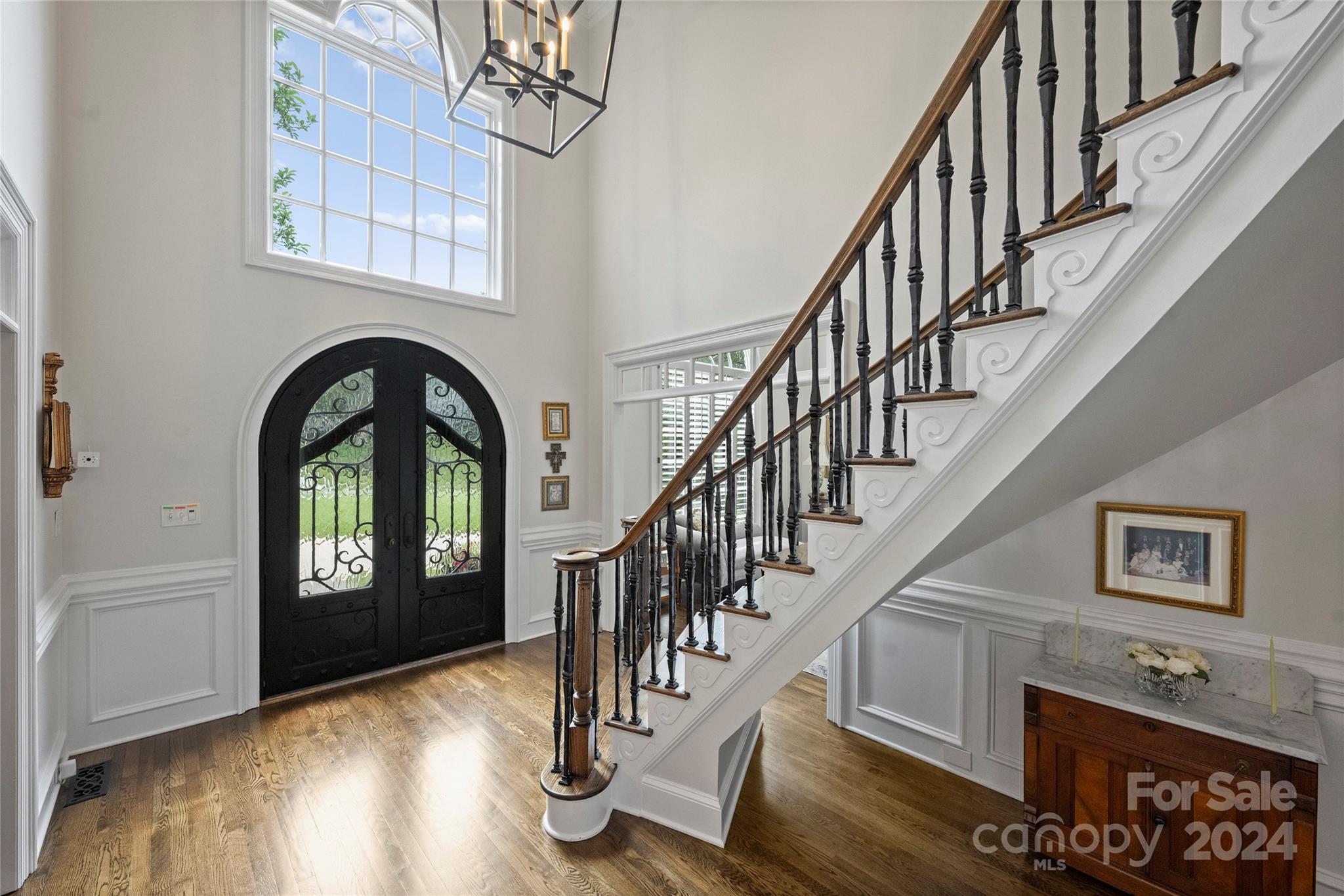 3515 Bellevue Lane