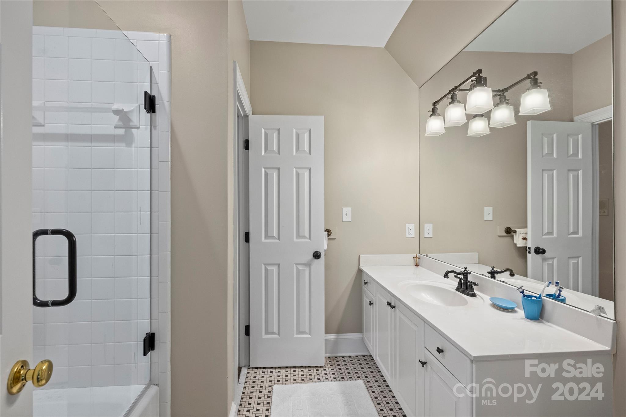3515 Bellevue Lane