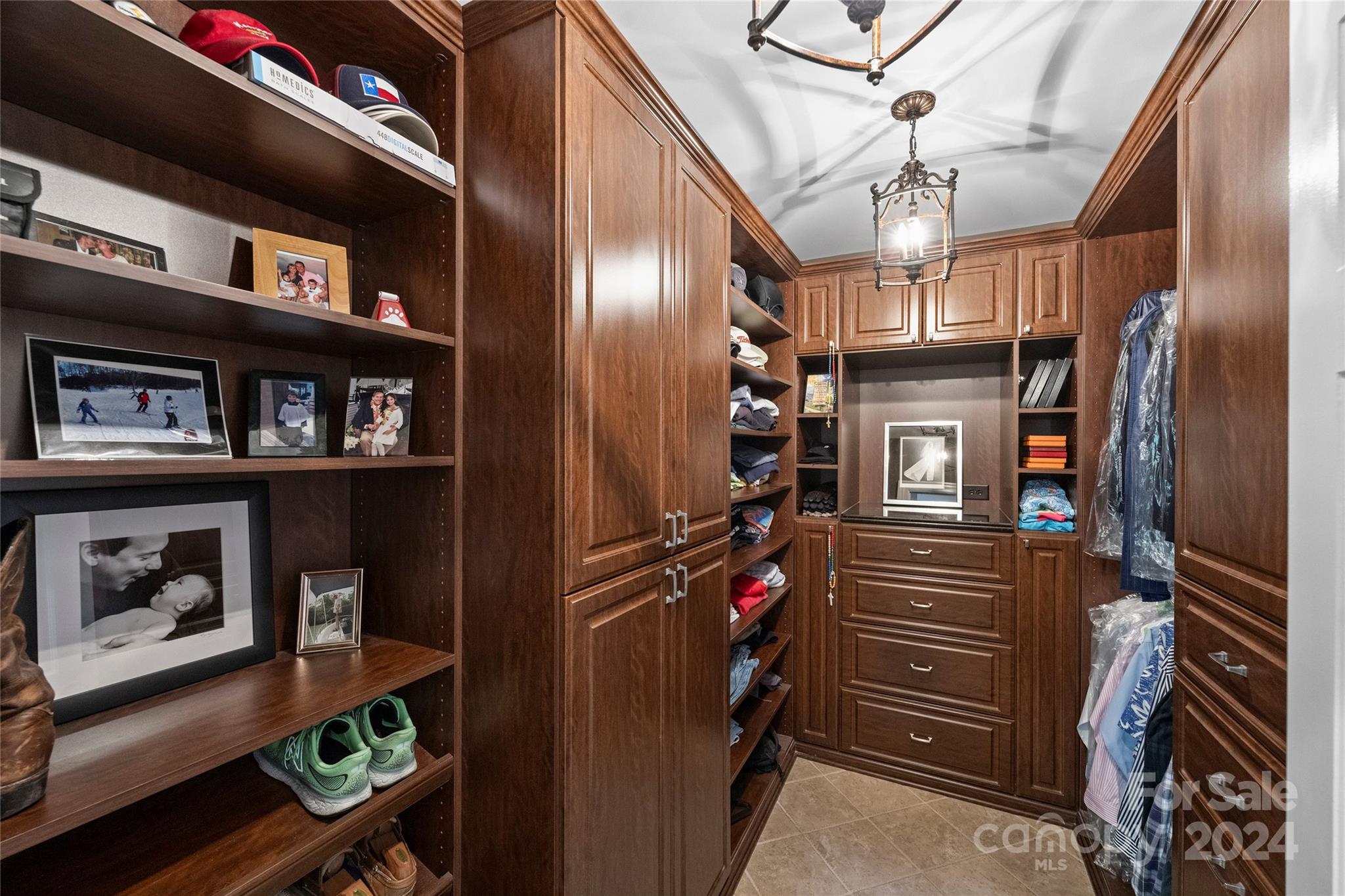 3515 Bellevue Lane
