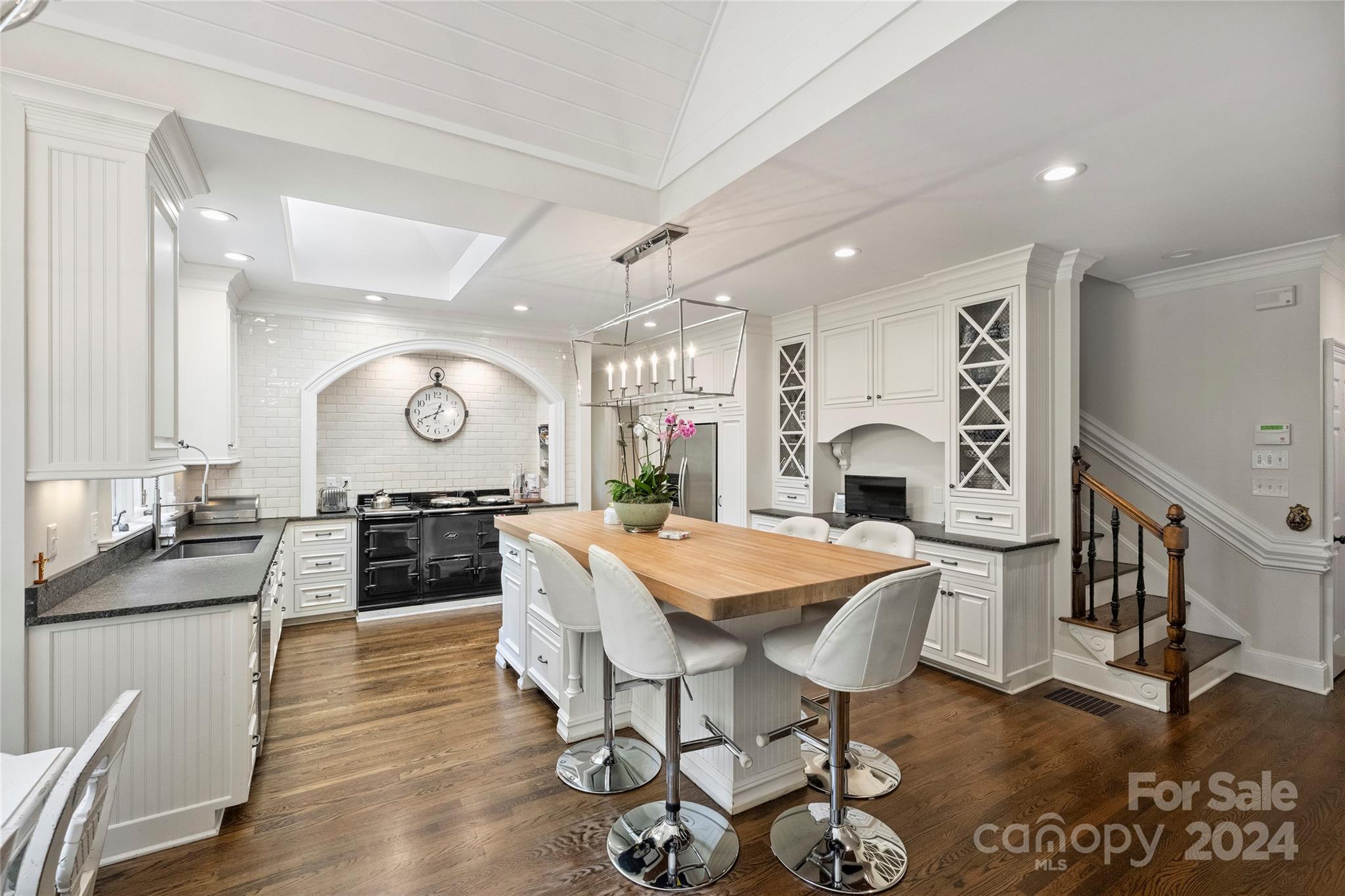 3515 Bellevue Lane