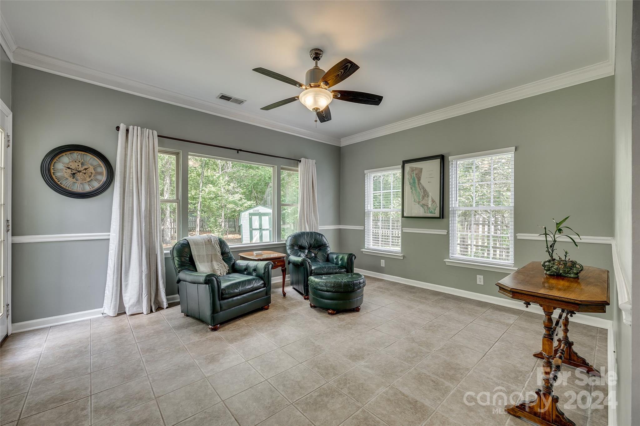 1385 Lloyd Place