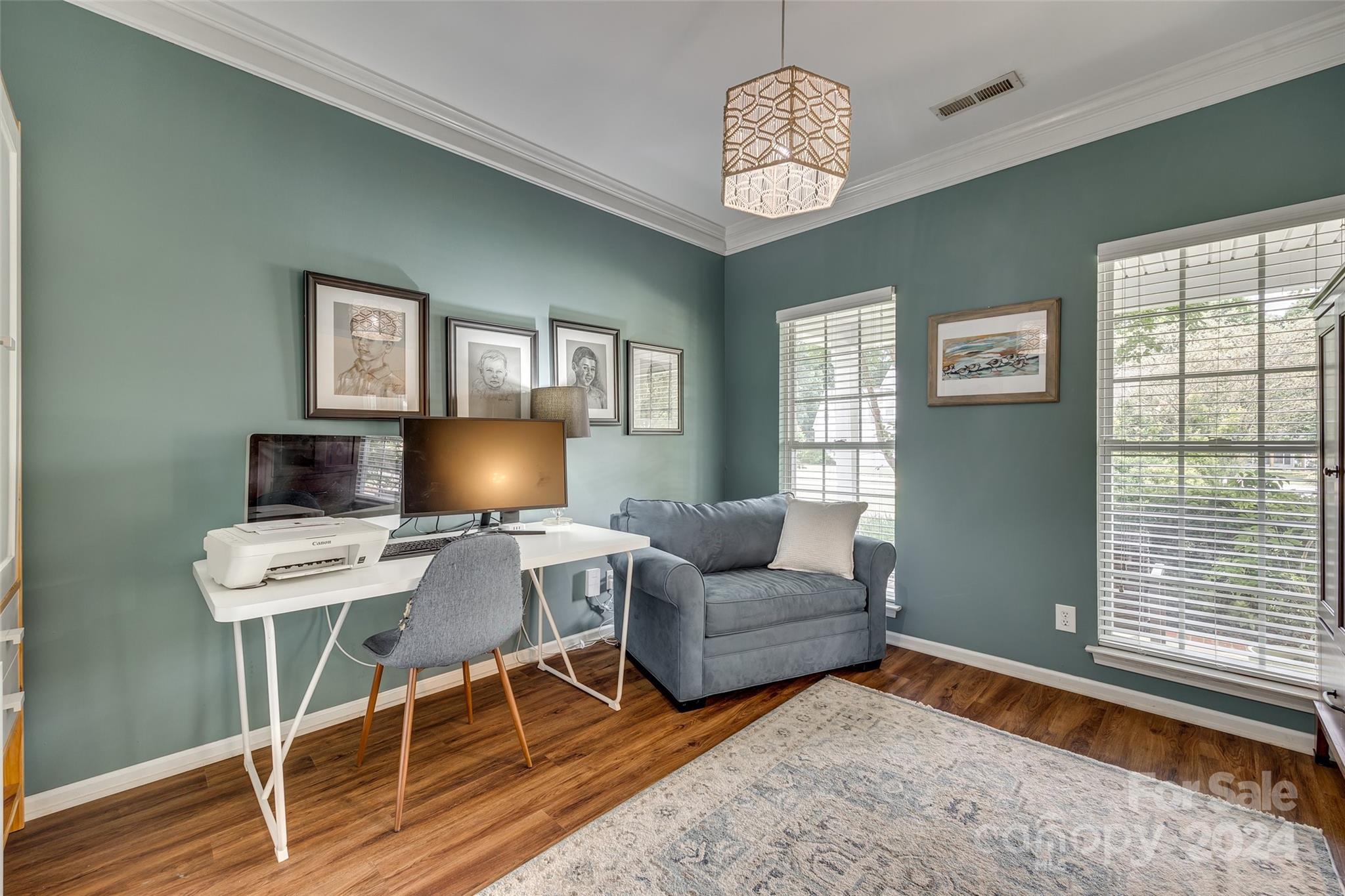 1385 Lloyd Place