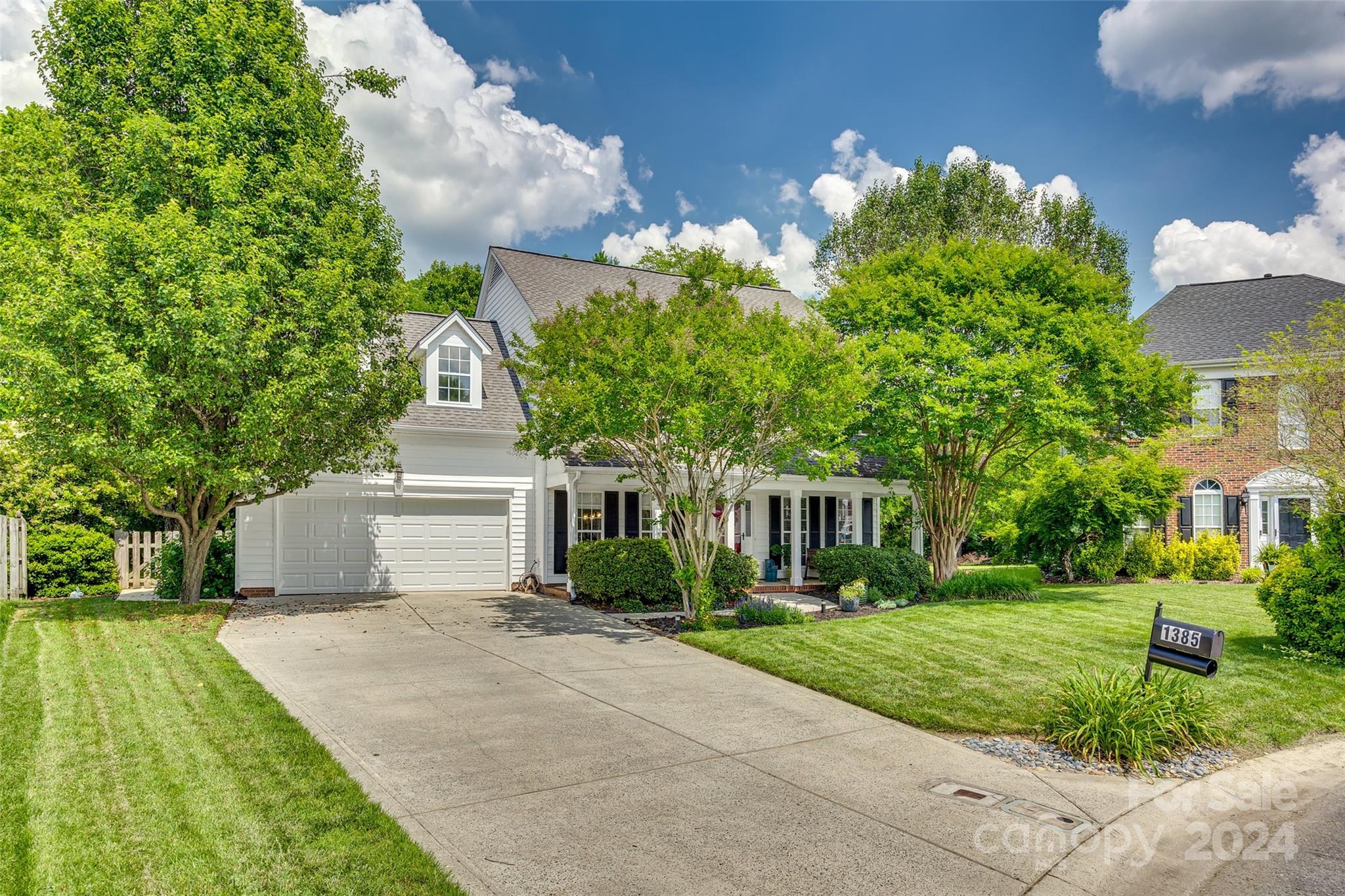 1385 Lloyd Place