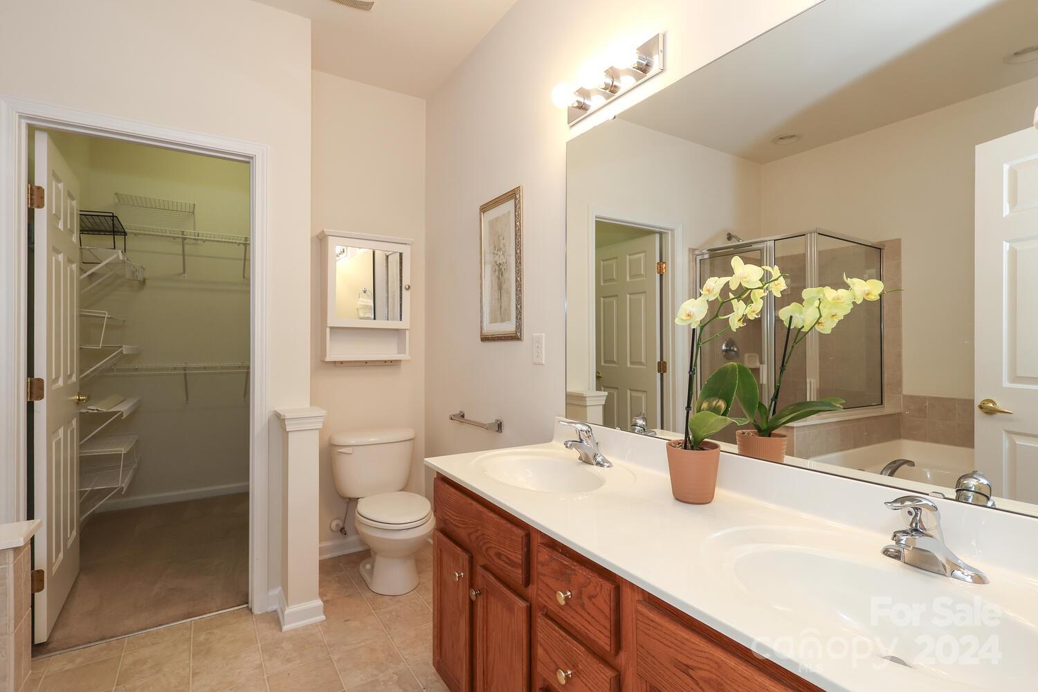 4092 Holly Villa Circle