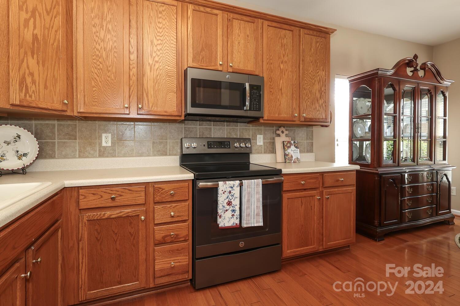 4092 Holly Villa Circle