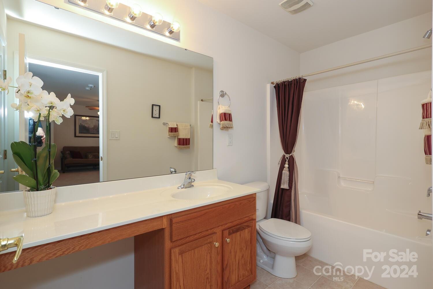 4092 Holly Villa Circle