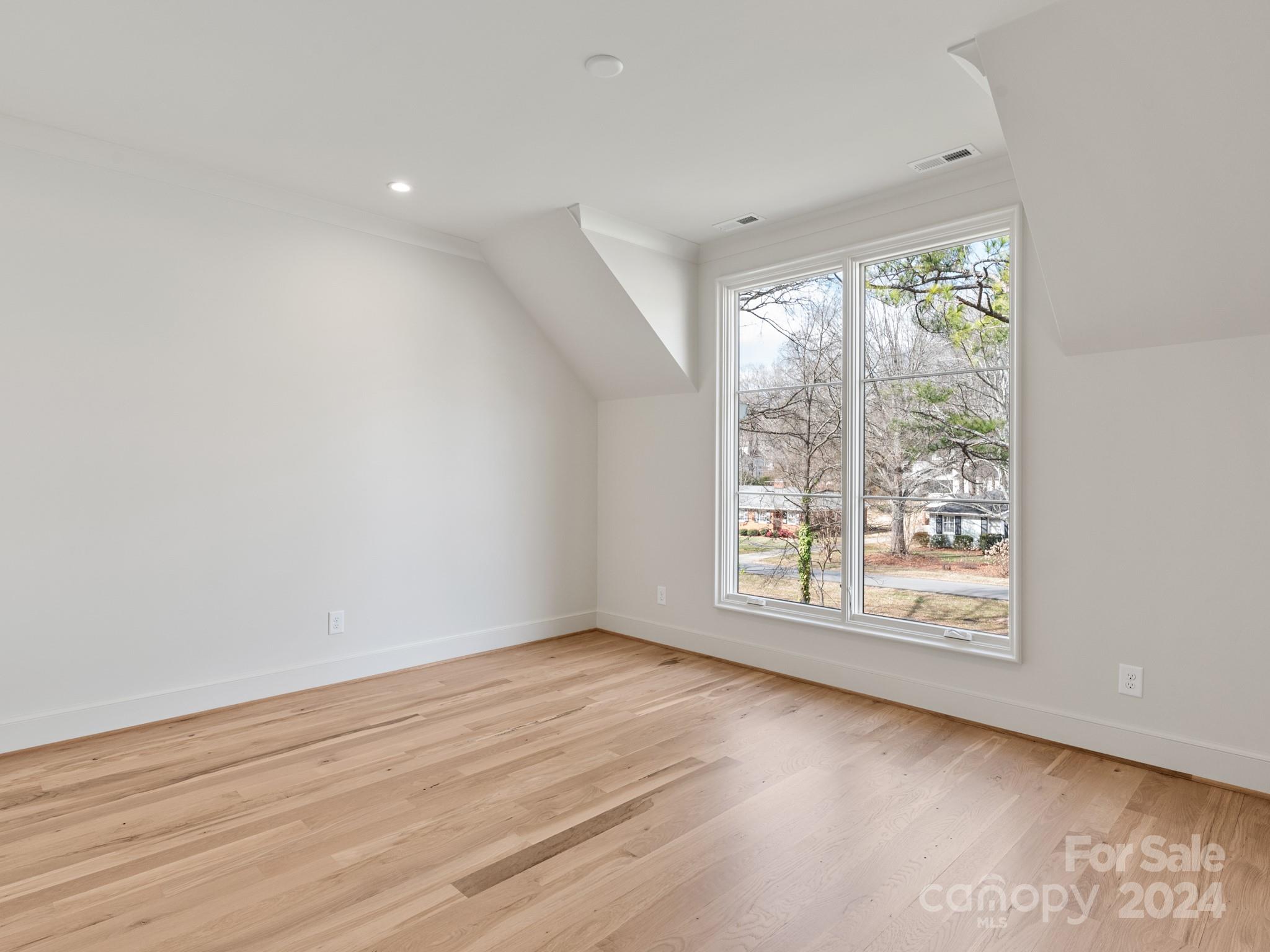4385 Woodlark Lane