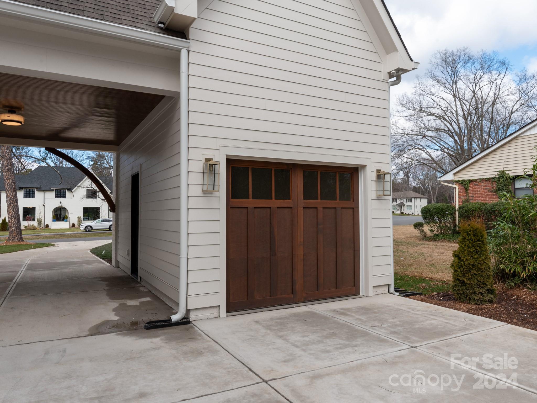 4385 Woodlark Lane