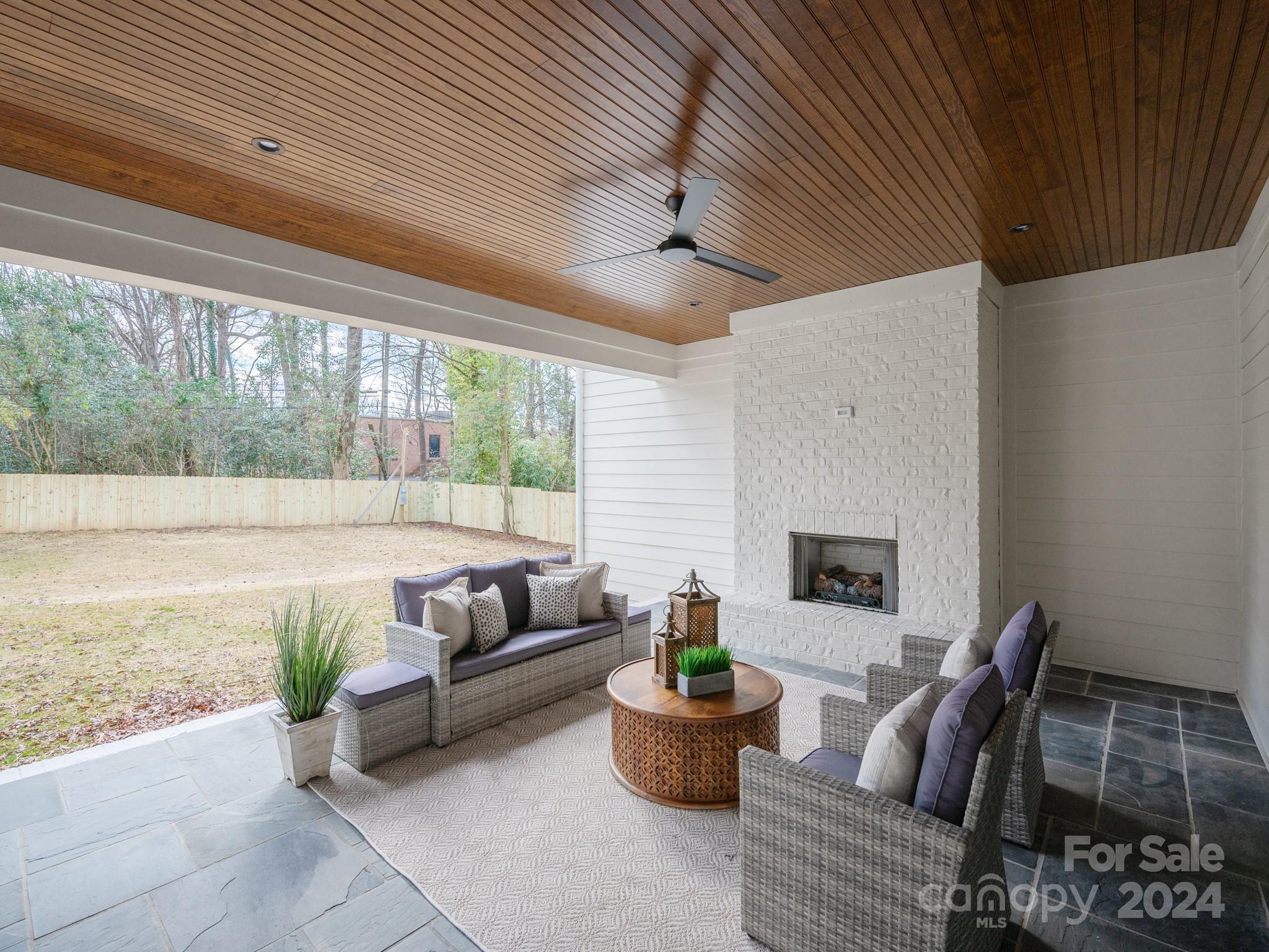 4385 Woodlark Lane
