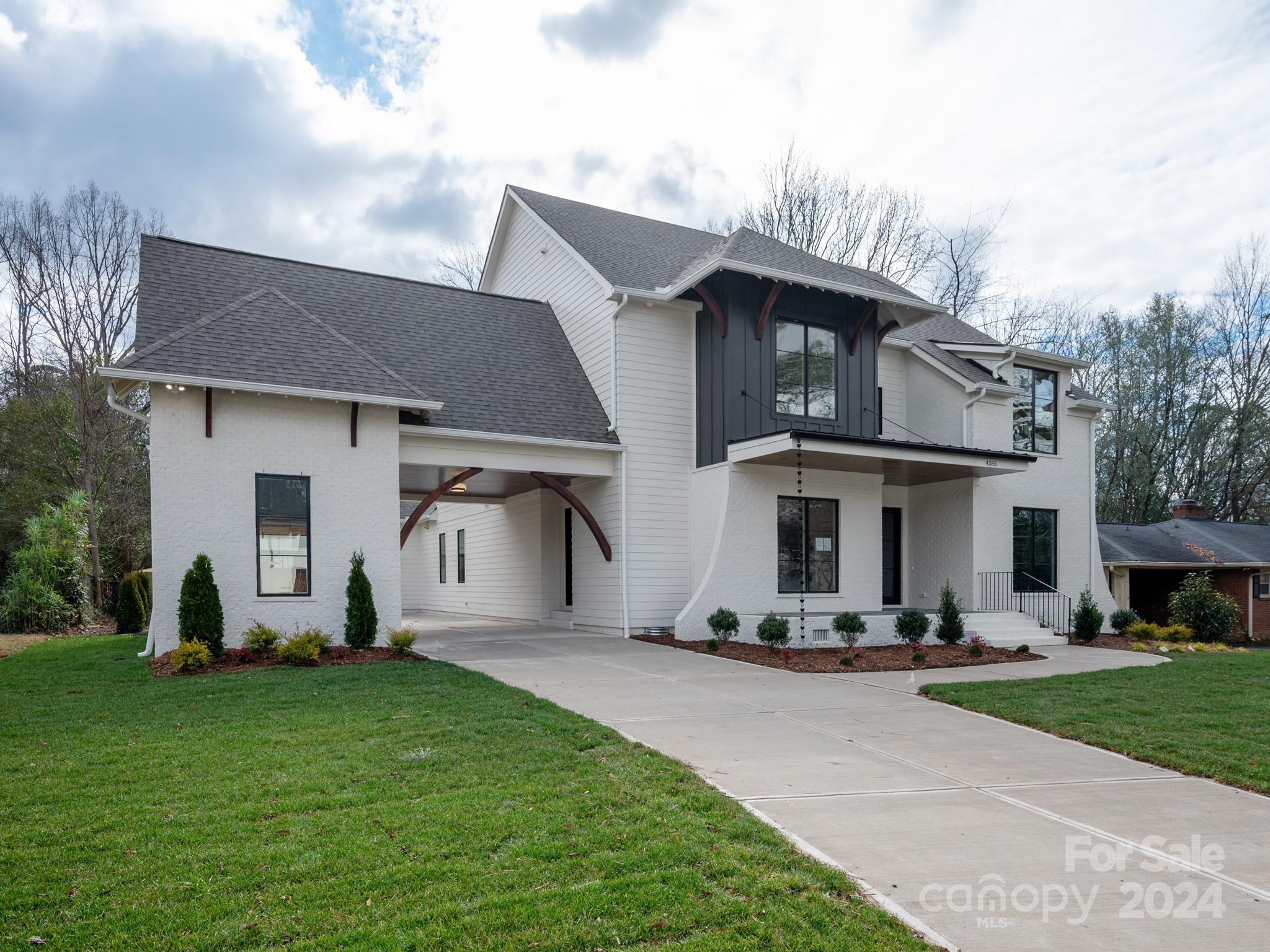 4385 Woodlark Lane