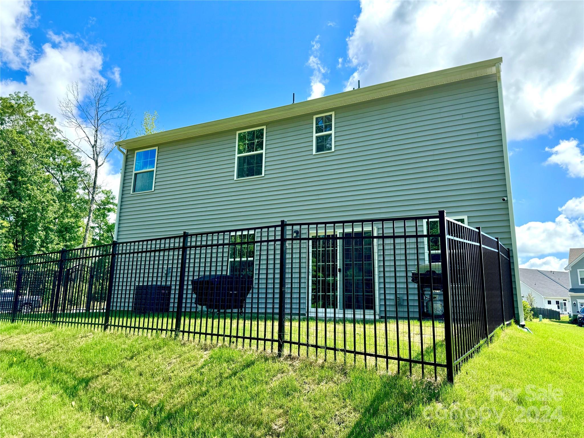 1304 Rowan Lane