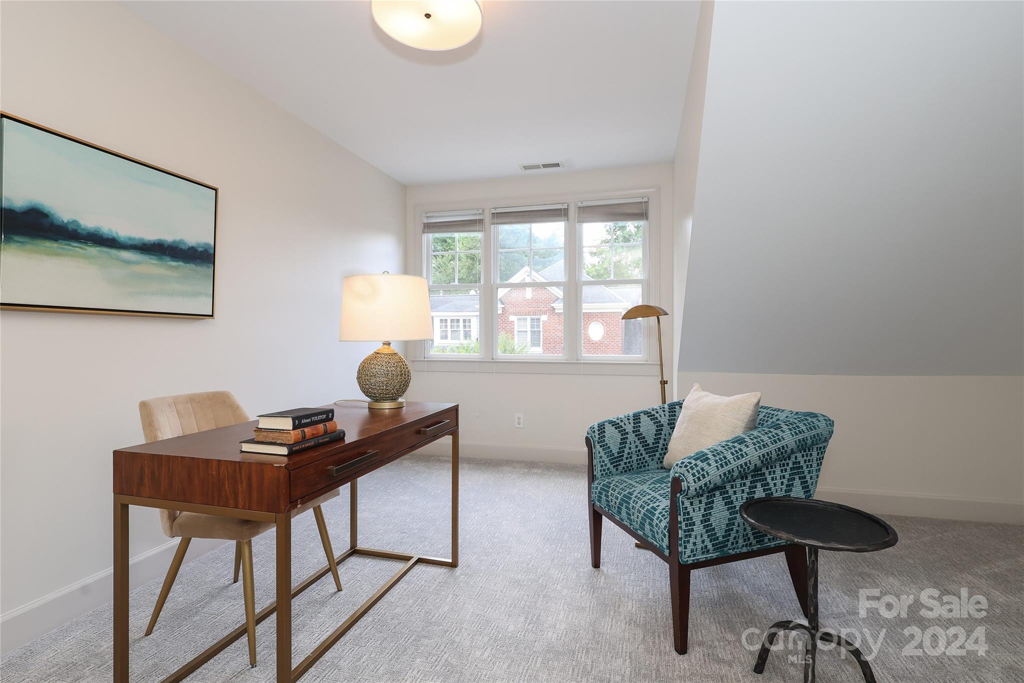 212 Sloane Square Way