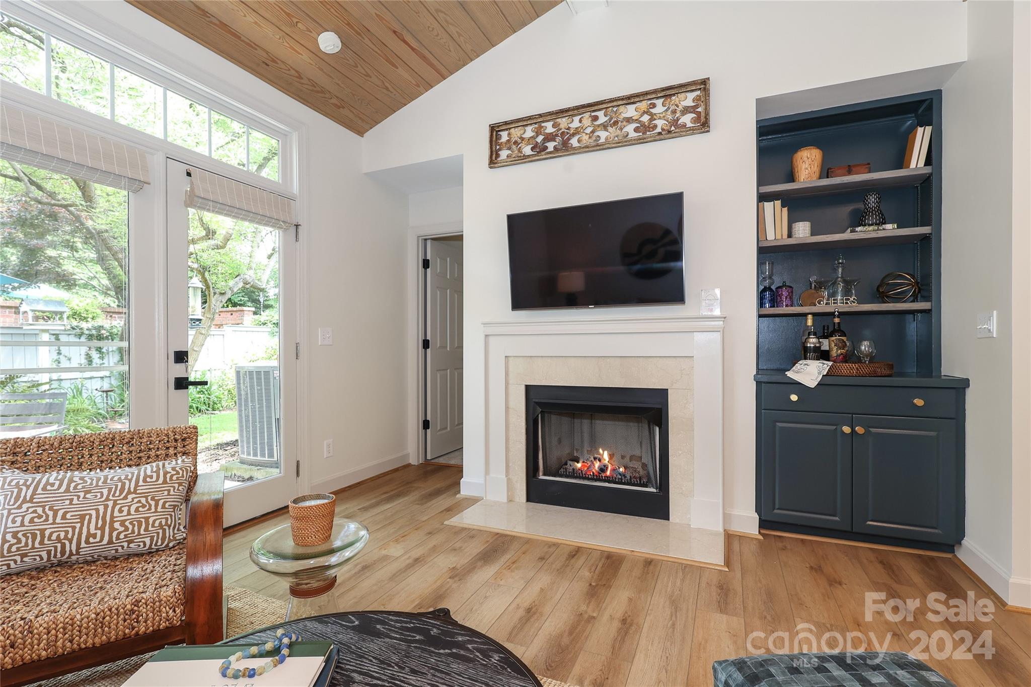 212 Sloane Square Way
