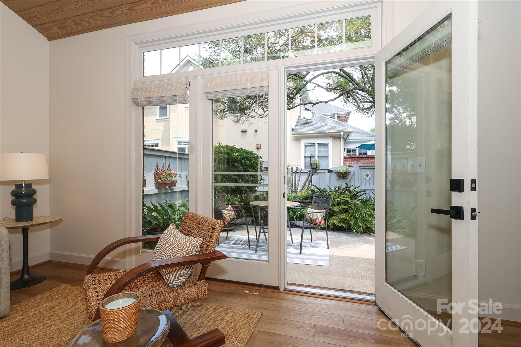 212 Sloane Square Way