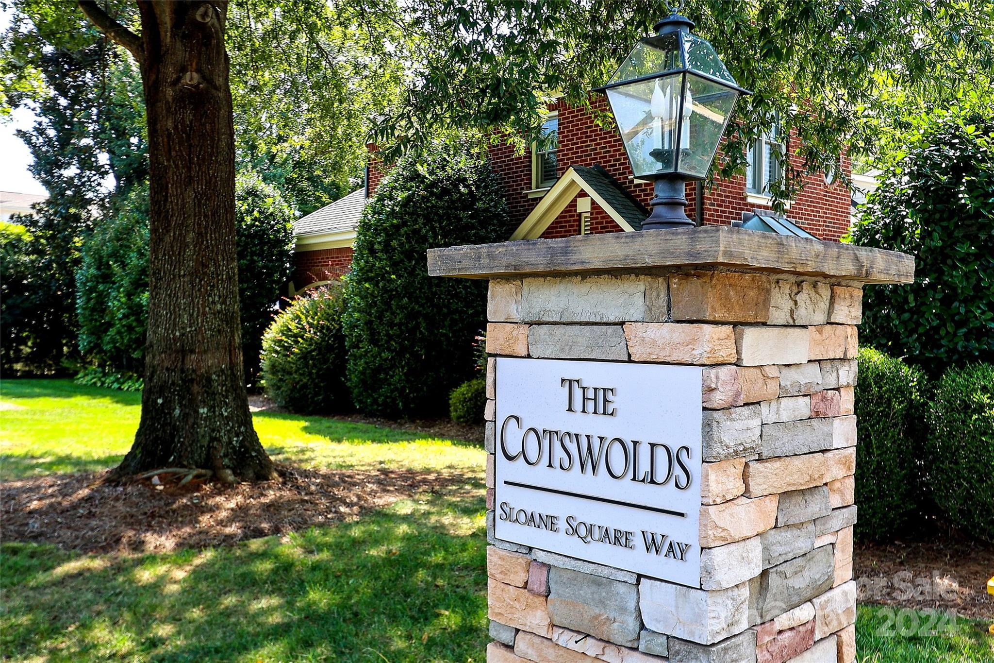 212 Sloane Square Way