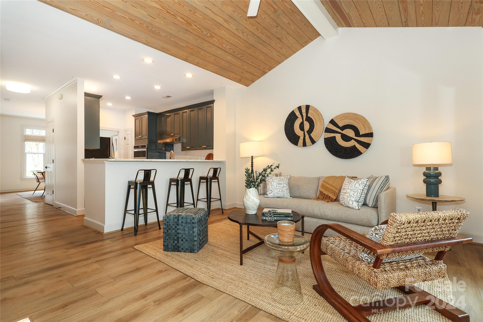 212 Sloane Square Way